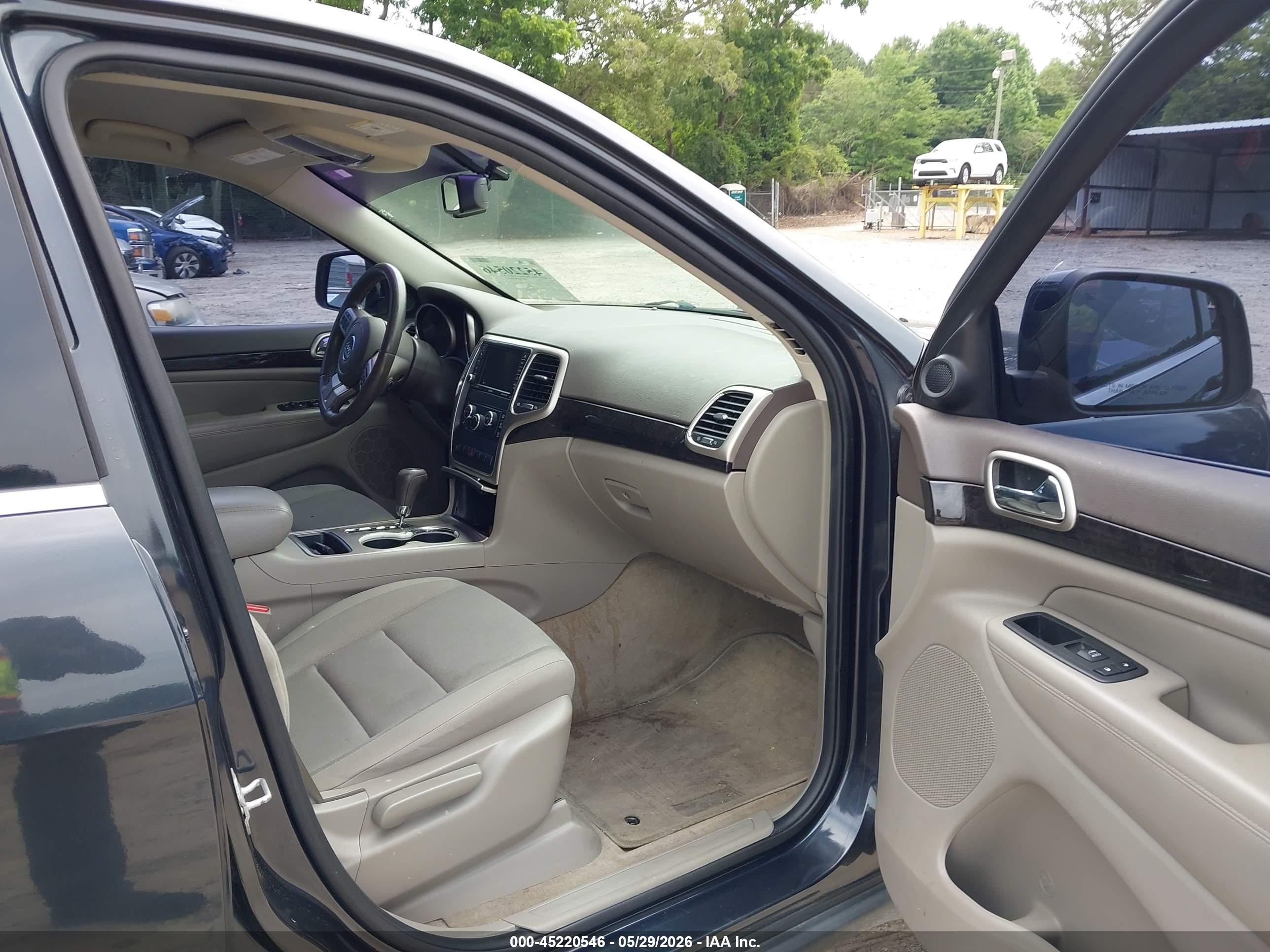 2013 Jeep Grand Cherokee Laredo Gray vin: 1C4RJEAG2DC569644