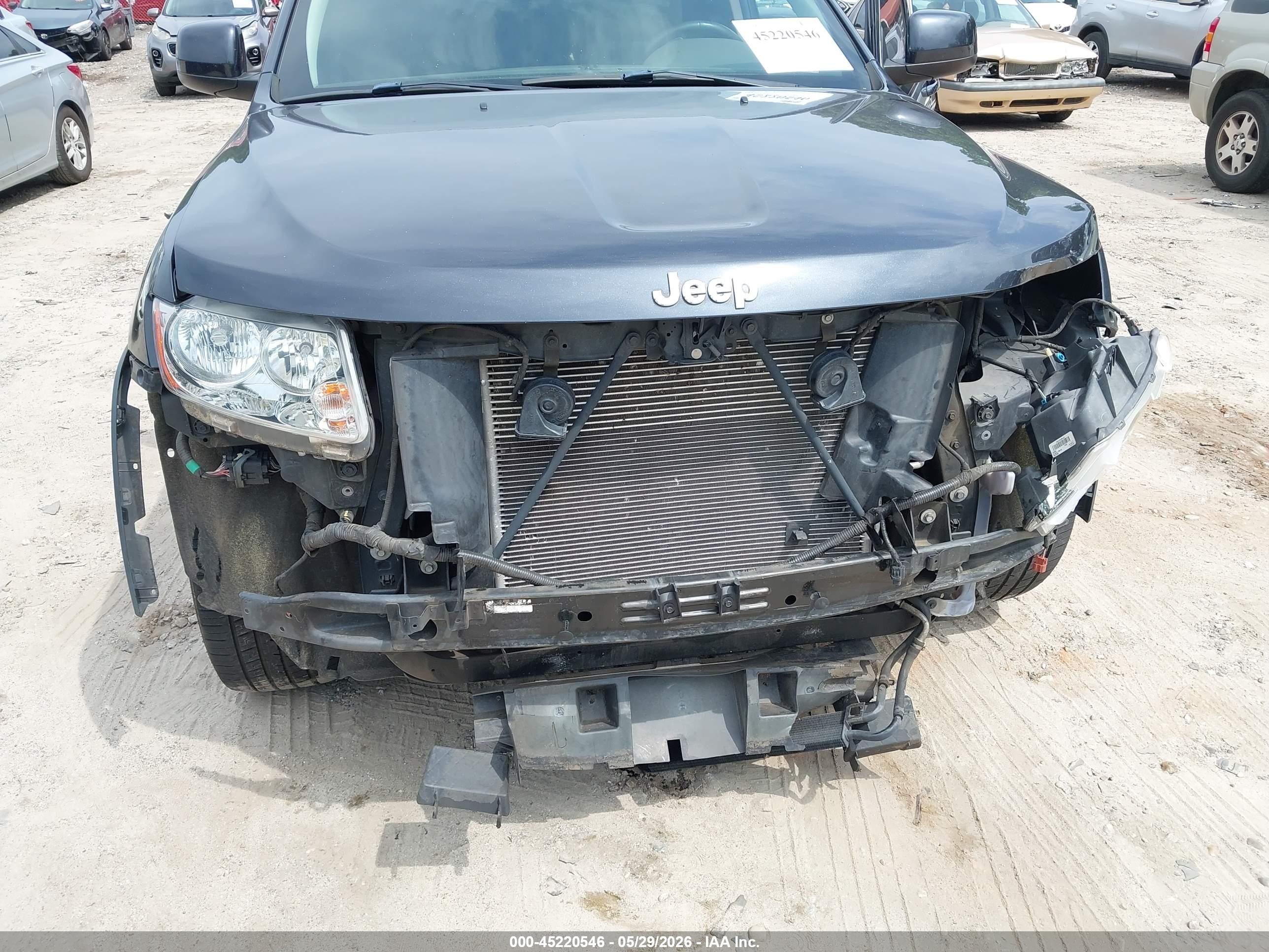 2013 Jeep Grand Cherokee Laredo Gray vin: 1C4RJEAG2DC569644