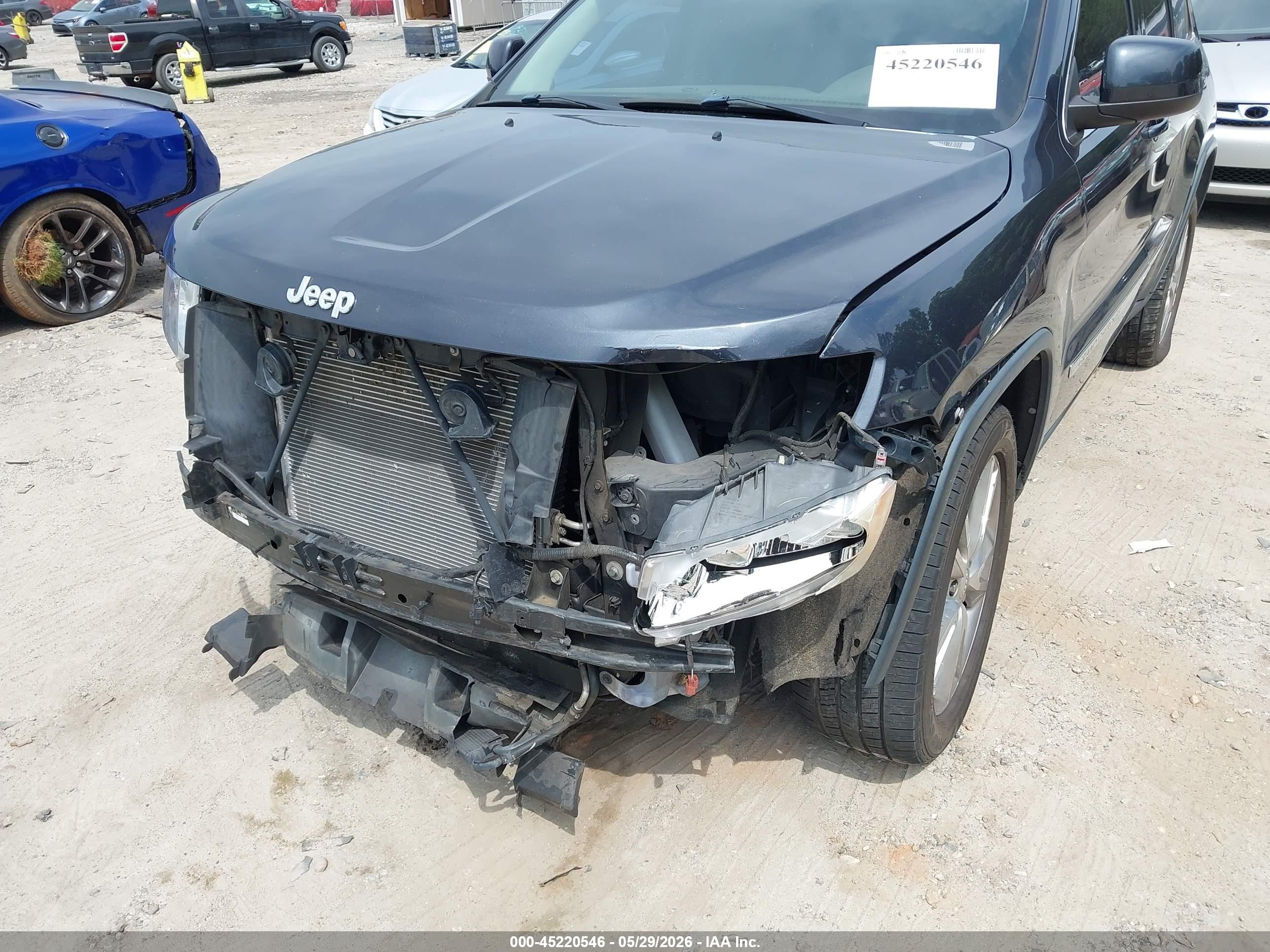 2013 Jeep Grand Cherokee Laredo Gray vin: 1C4RJEAG2DC569644
