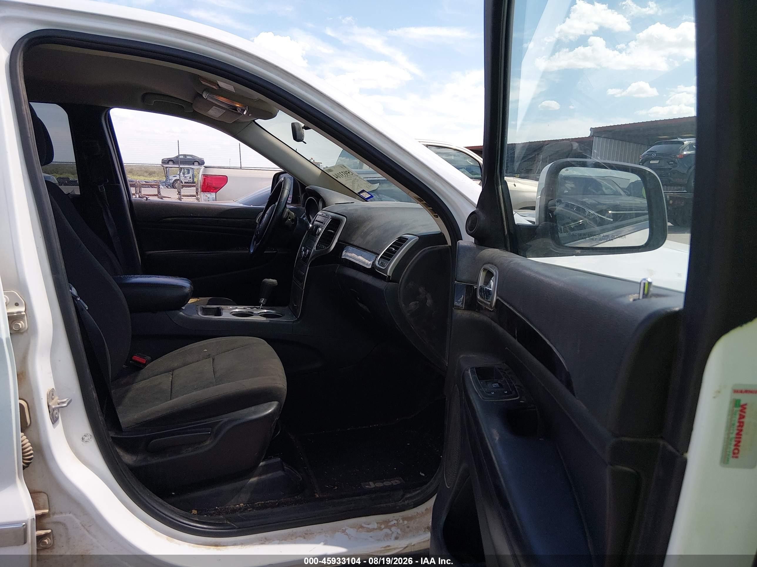 2013 Jeep Grand Cherokee Laredo White vin: 1C4RJEAG2DC632399