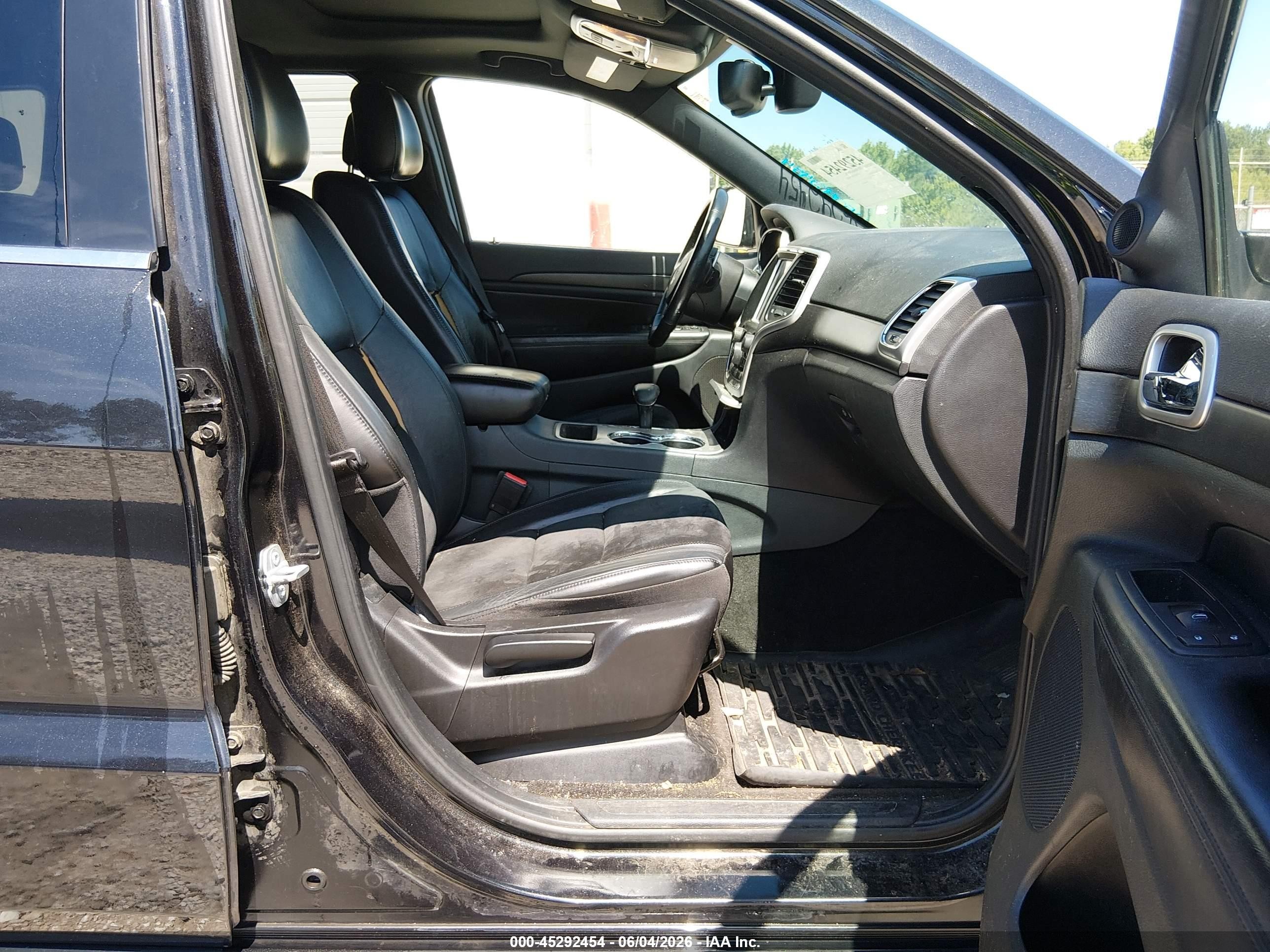2015 Jeep Grand Cherokee Laredo Black vin: 1C4RJEAG2FC152432