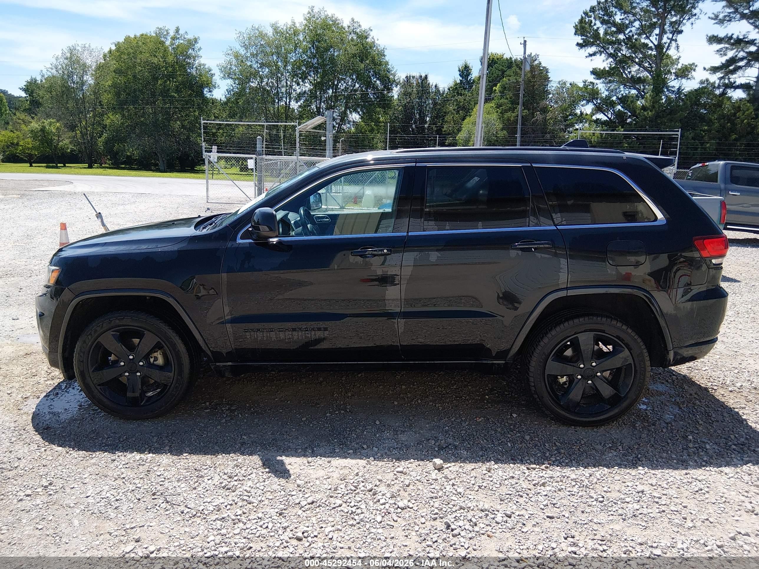 2015 Jeep Grand Cherokee Laredo Black vin: 1C4RJEAG2FC152432