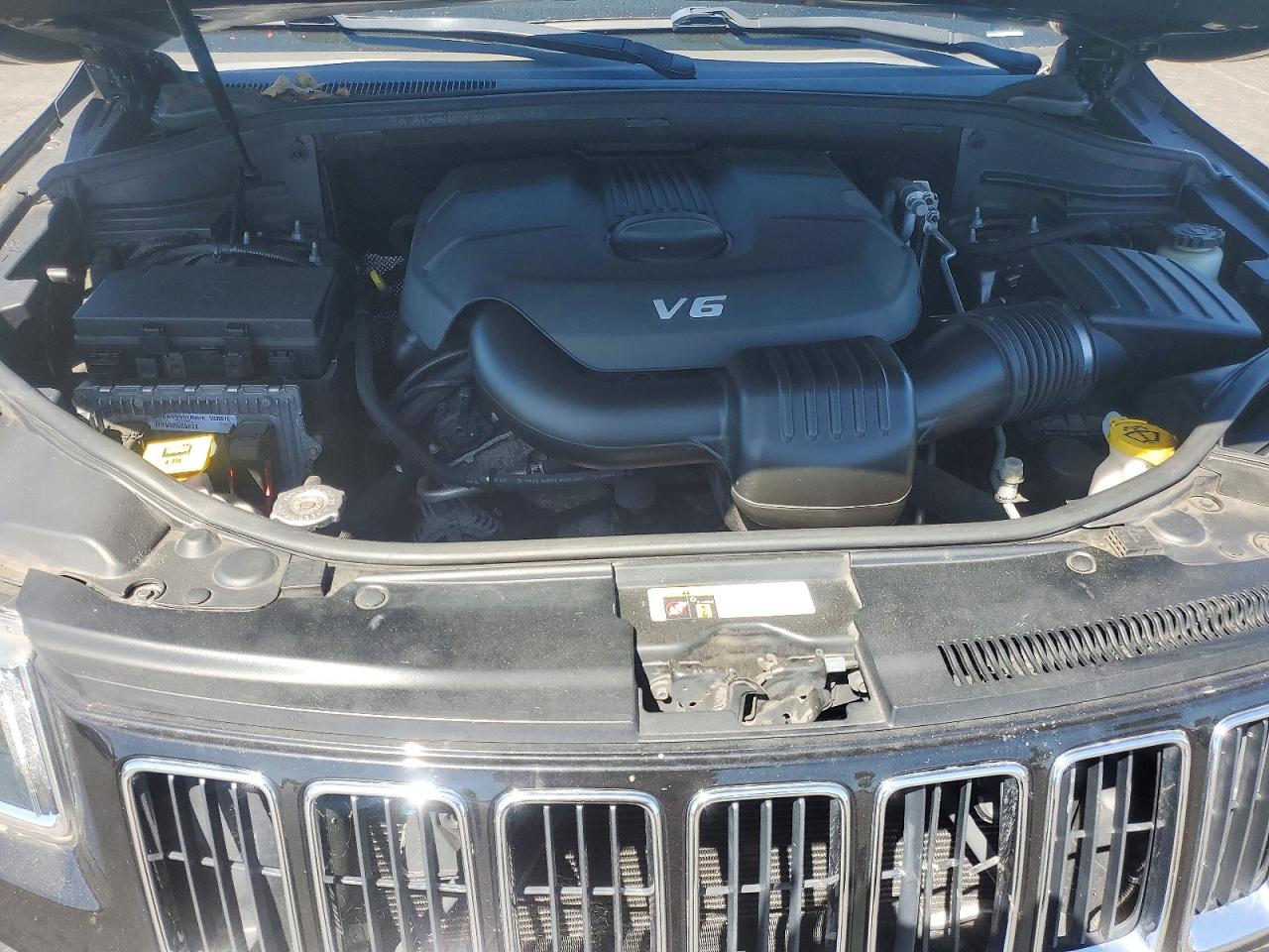 2015 Jeep Grand Cherokee Laredo Черный vin: 1C4RJEAG2FC895284