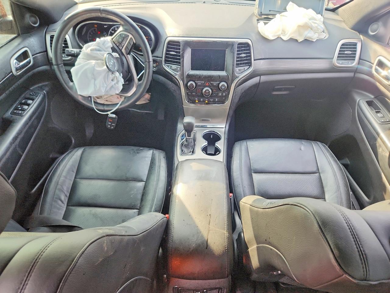 2021 Jeep Grand Cherokee Laredo Burgundy vin: 1C4RJEAG2MC625579