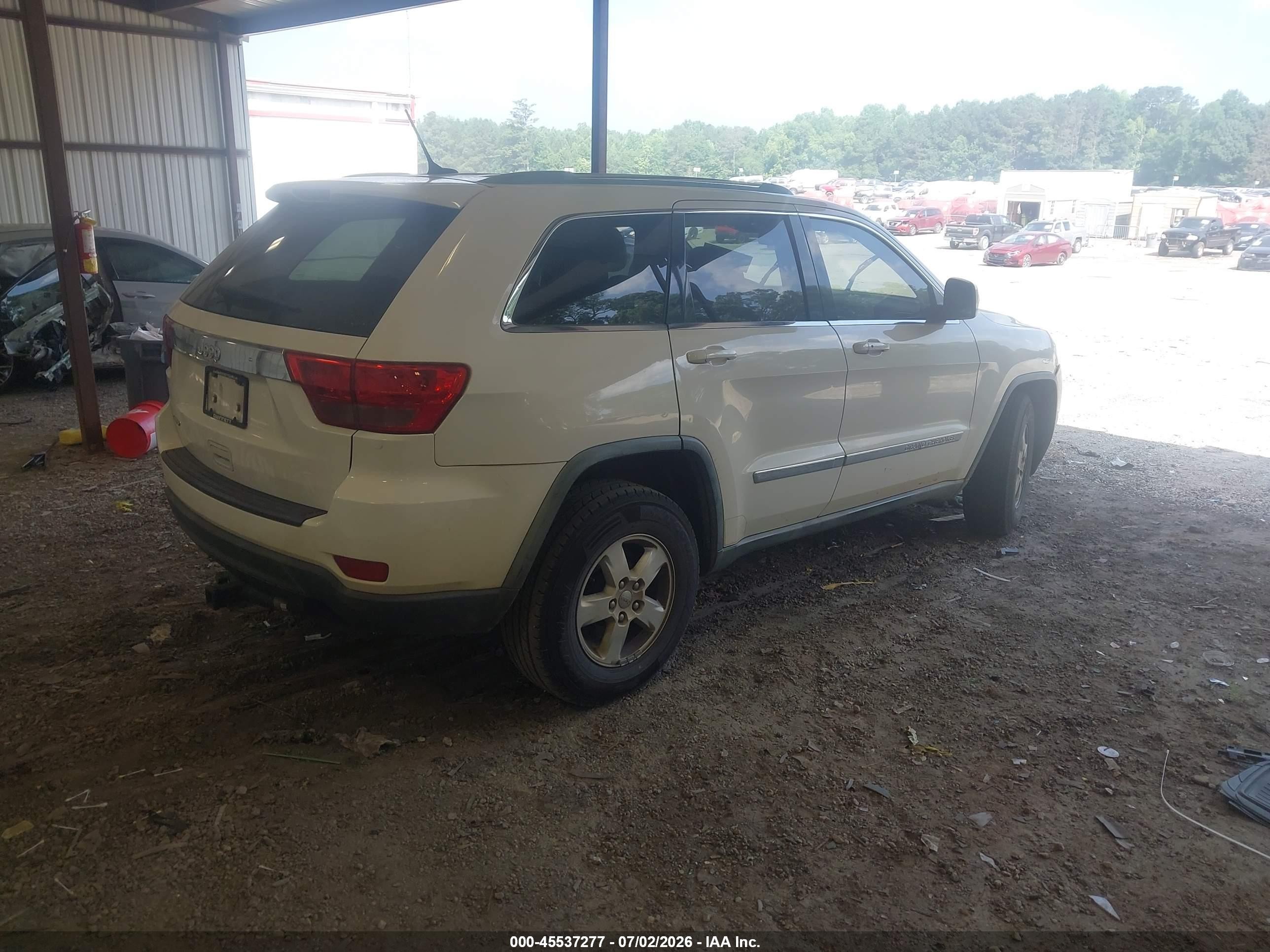 2012 Jeep Grand Cherokee Laredo White vin: 1C4RJEAG3CC177416