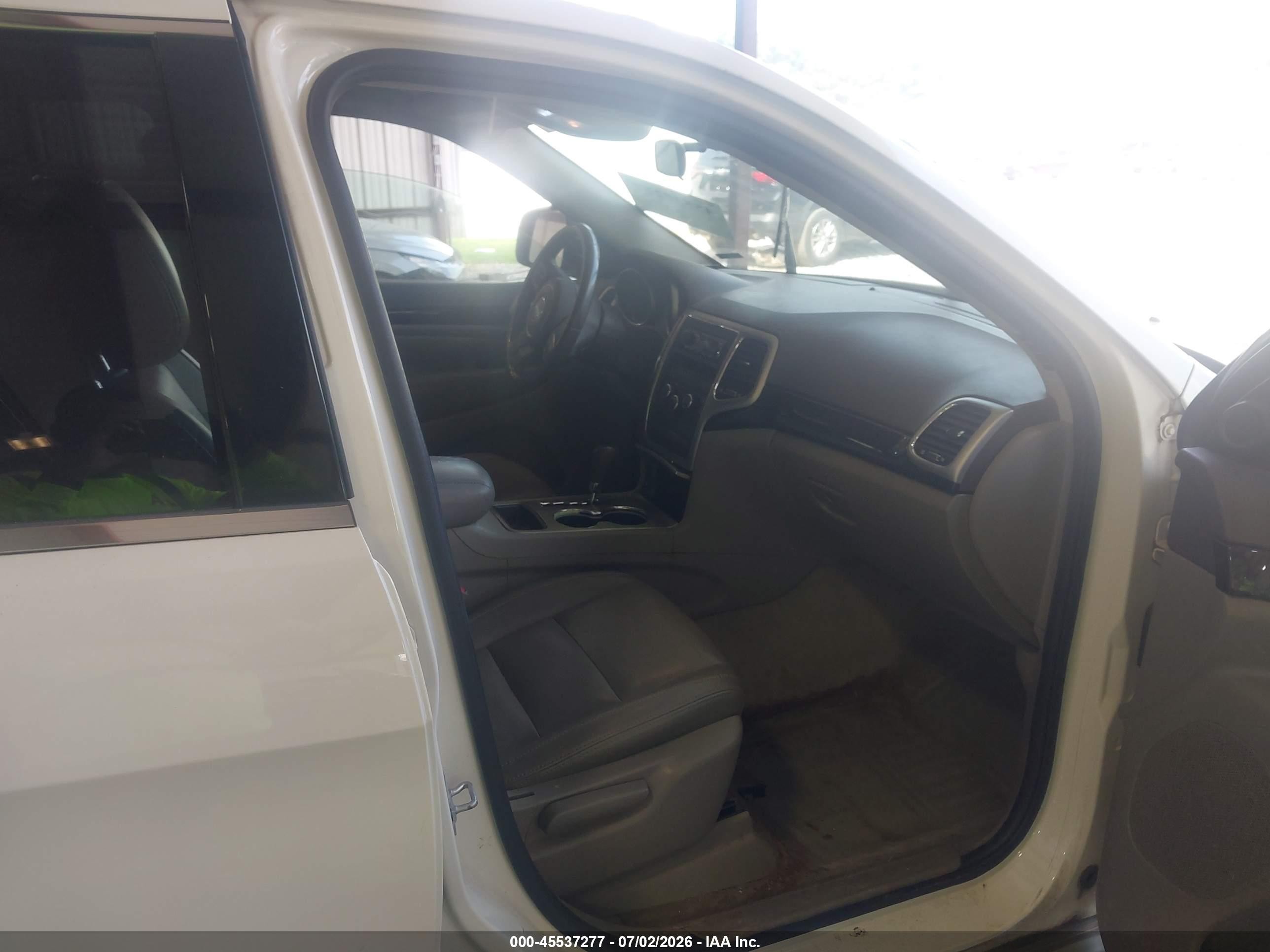 2012 Jeep Grand Cherokee Laredo White vin: 1C4RJEAG3CC177416