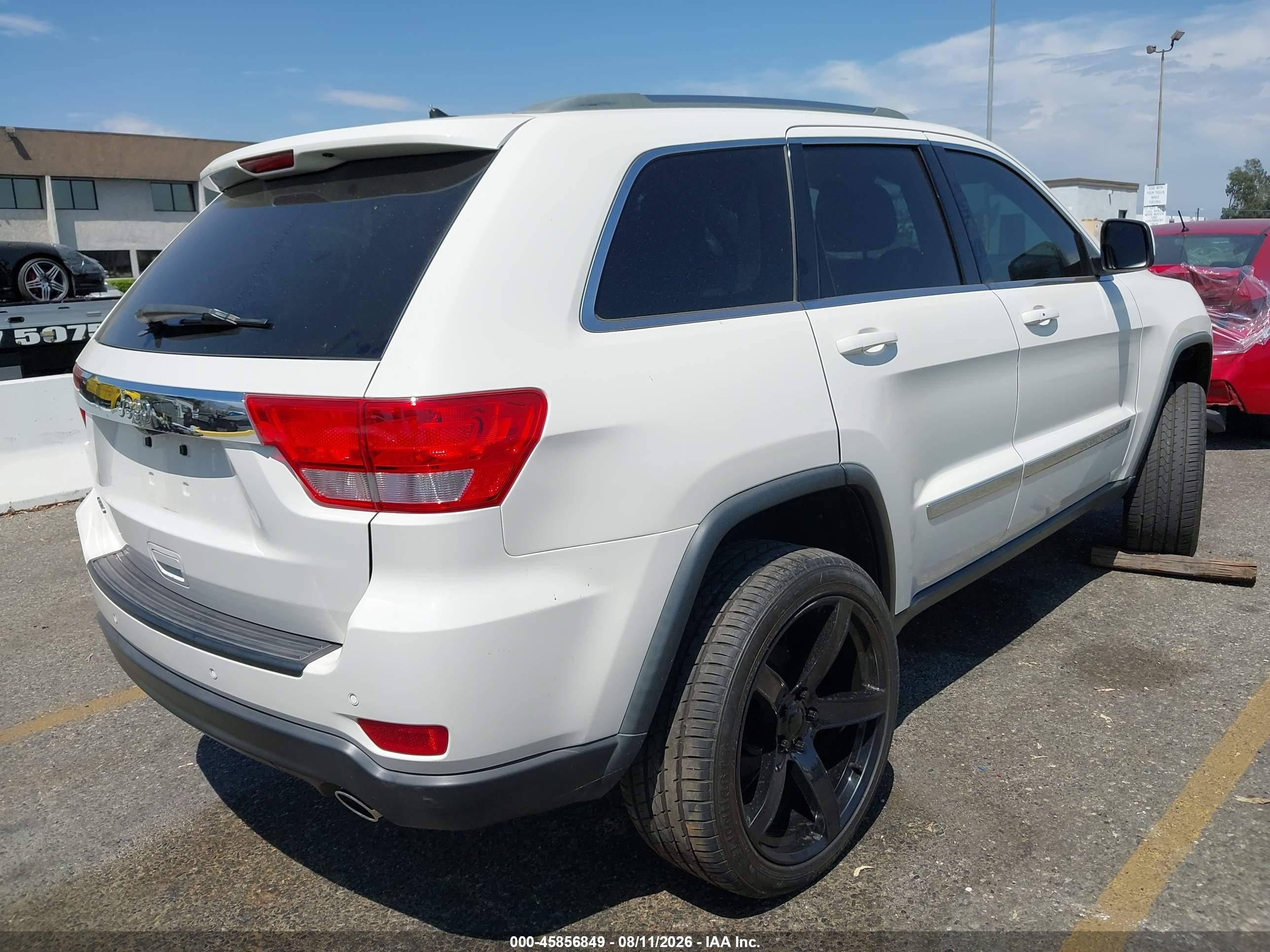 2012 Jeep Grand Cherokee Laredo White vin: 1C4RJEAG3CC239977