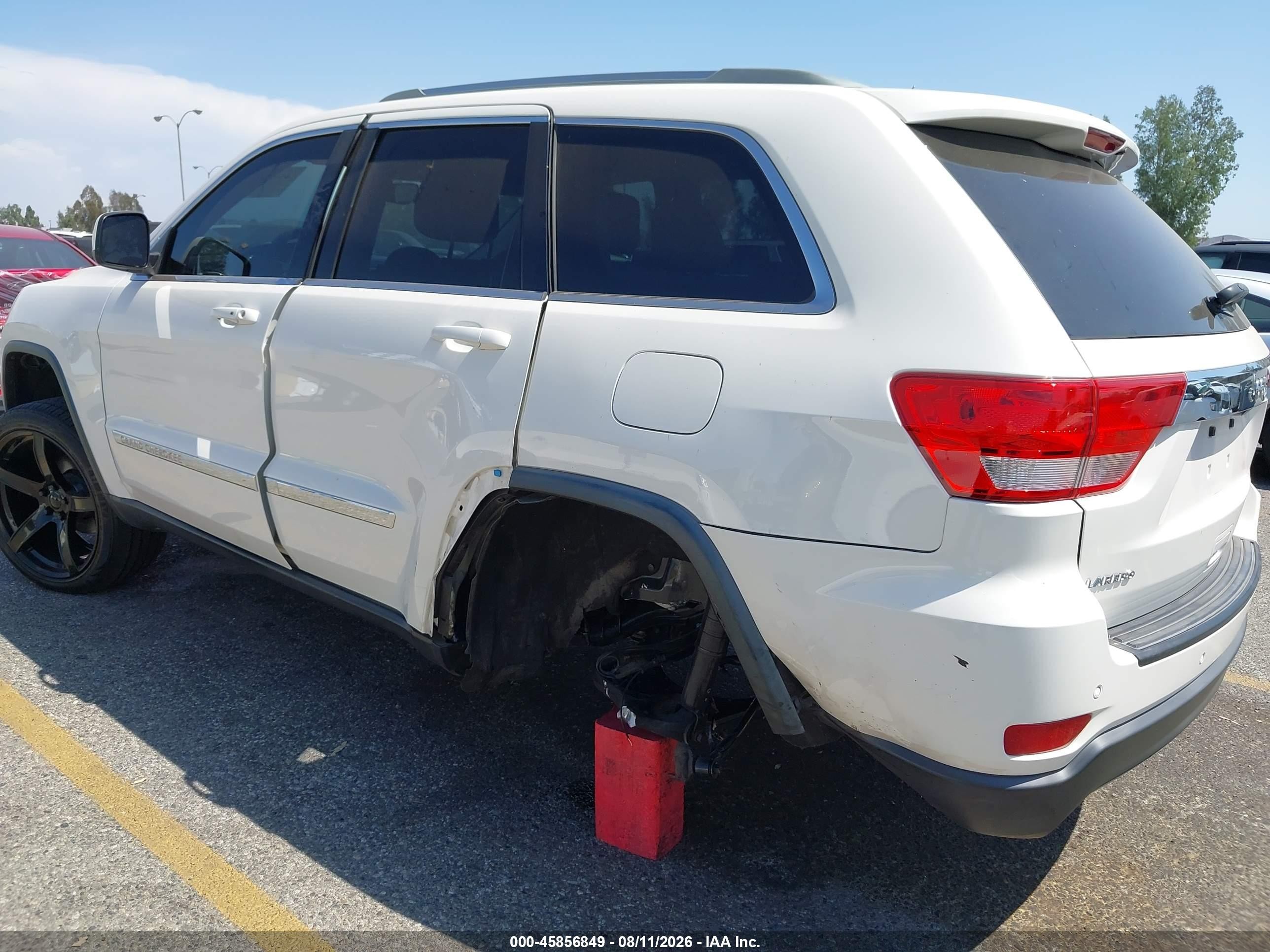 2012 Jeep Grand Cherokee Laredo White vin: 1C4RJEAG3CC239977