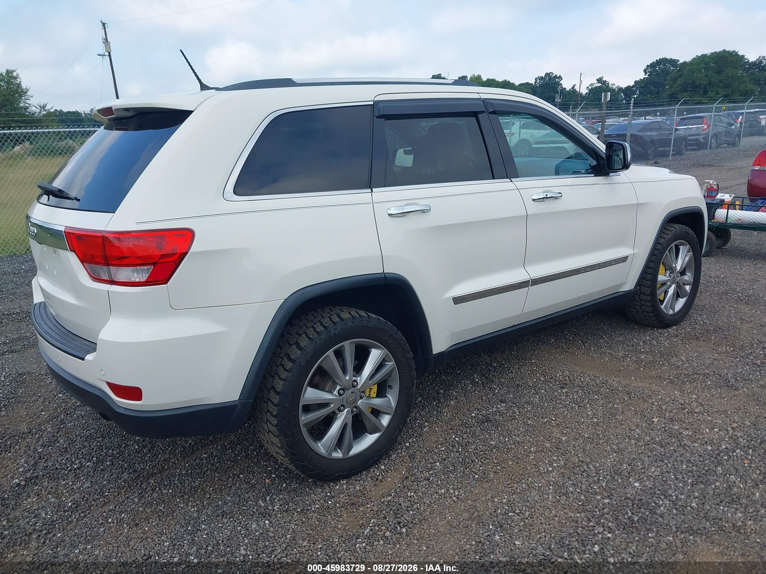 2012 Jeep Grand Cherokee Laredo White vin: 1C4RJEAG3CC311499