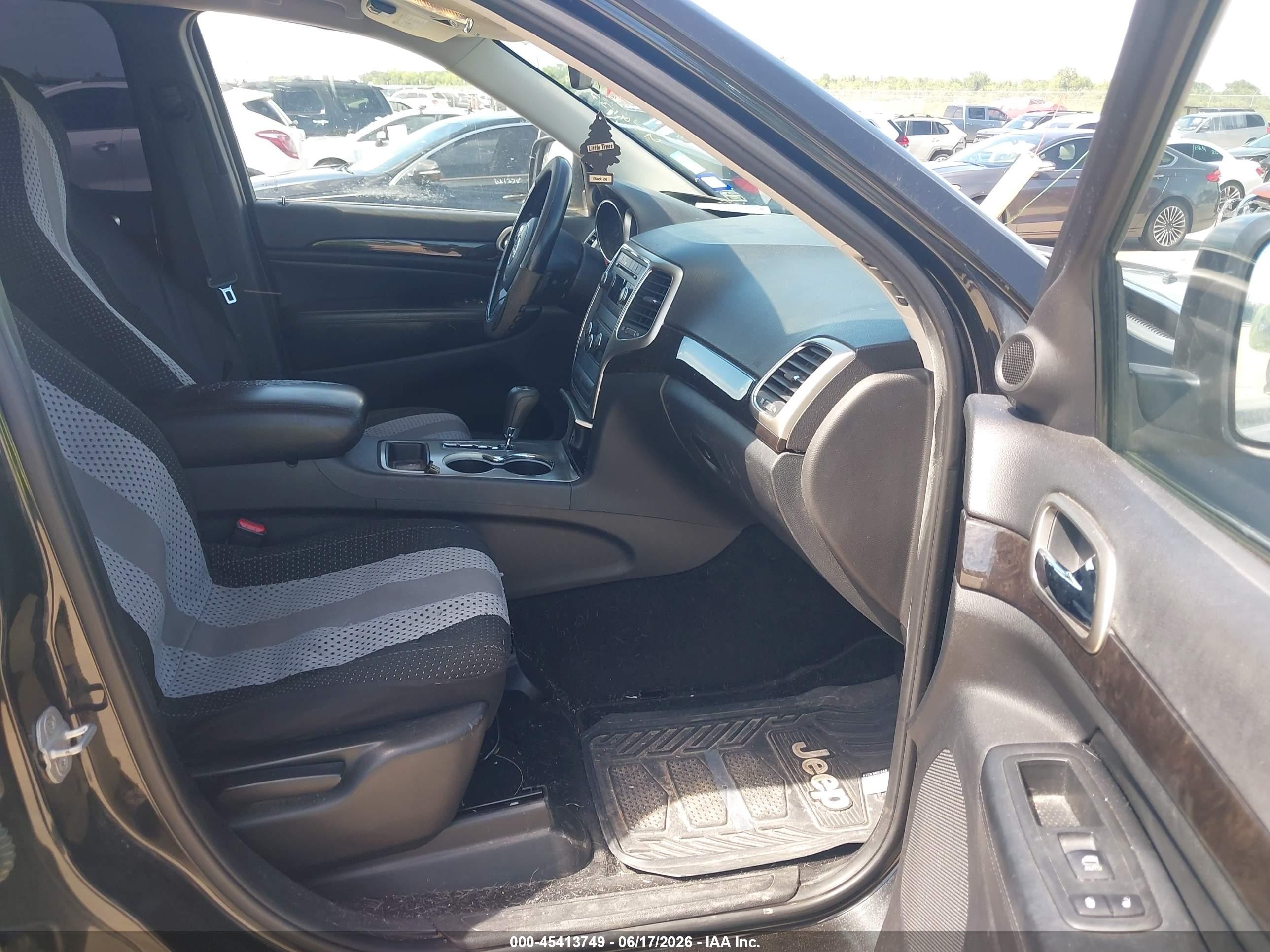 2013 Jeep Grand Cherokee Laredo Black vin: 1C4RJEAG3DC646683