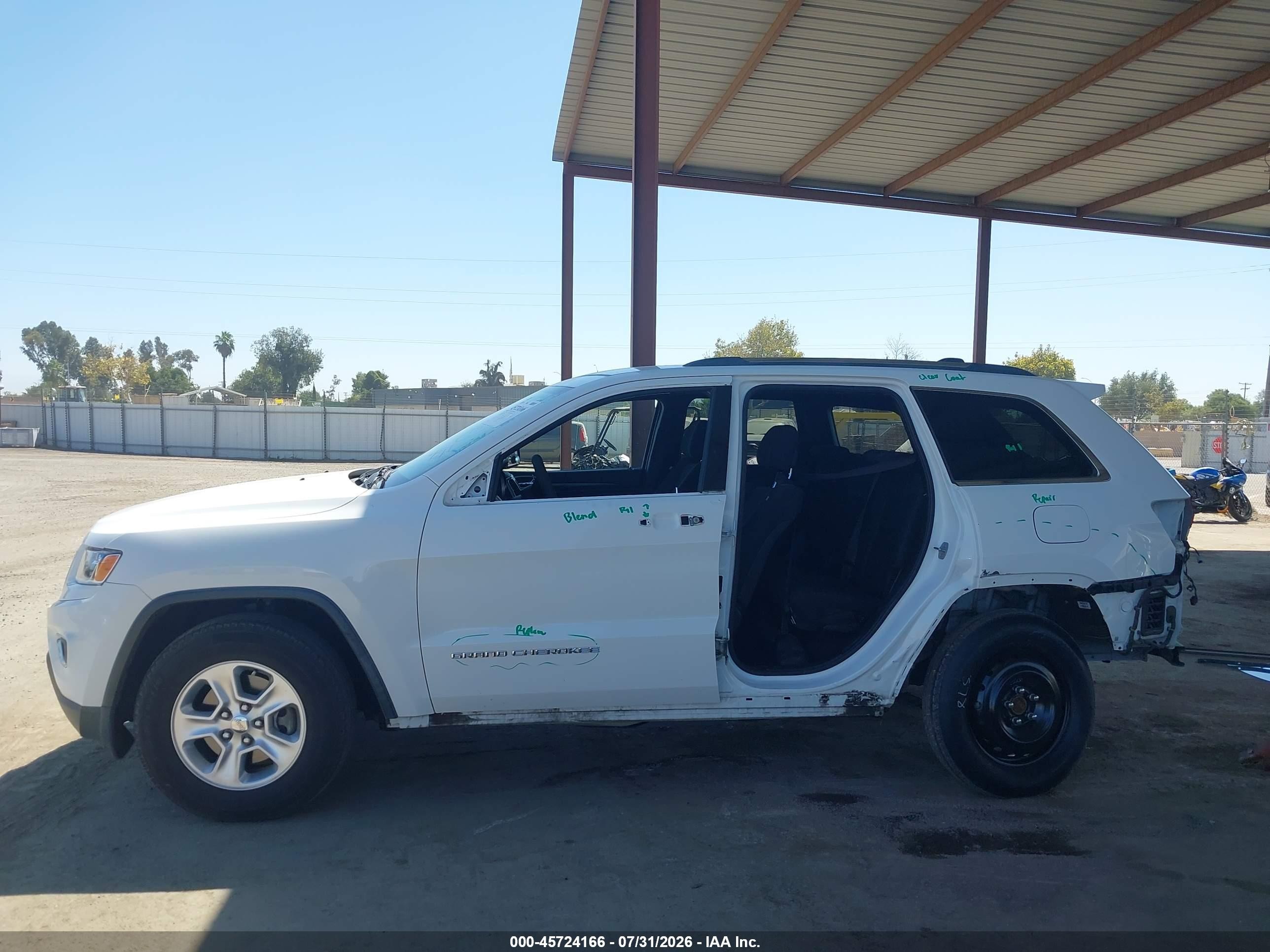 2014 Jeep Grand Cherokee Laredo White vin: 1C4RJEAG3EC120166