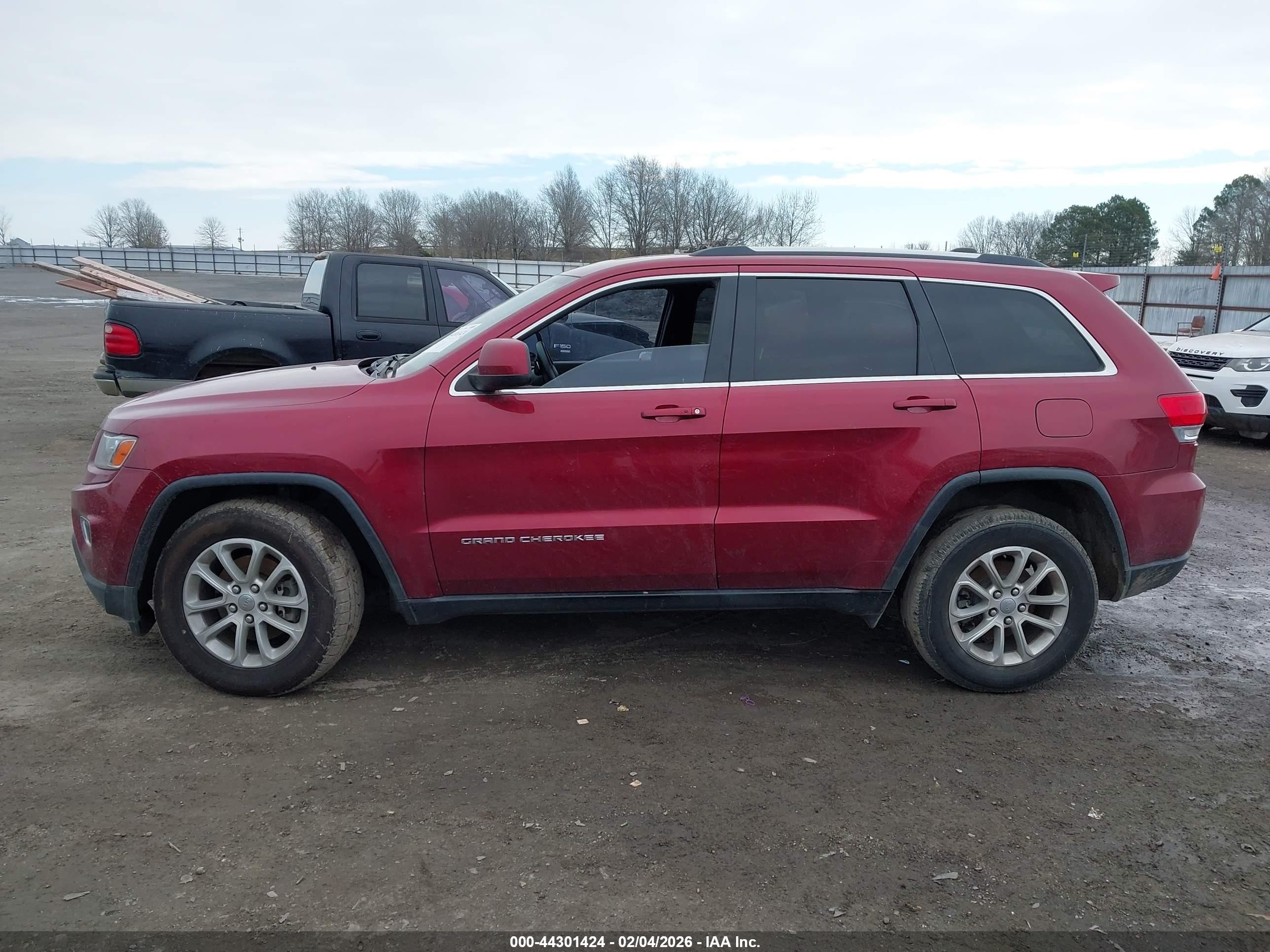 2014 Jeep Grand Cherokee Laredo Burgundy vin: 1C4RJEAG3EC144841
