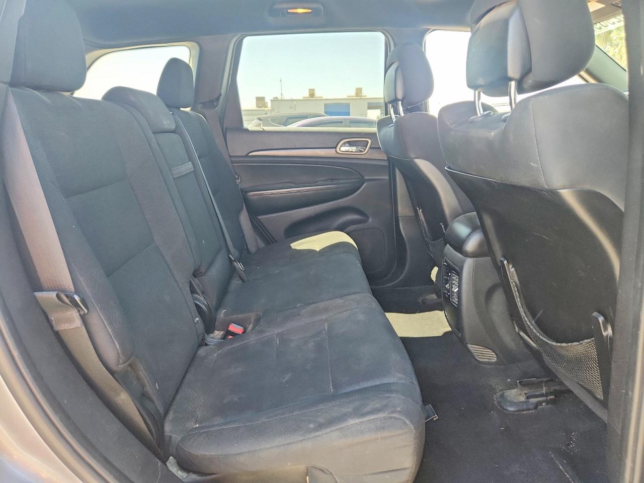 2014 Jeep Grand Cherokee Laredo Silver vin: 1C4RJEAG3EC179444