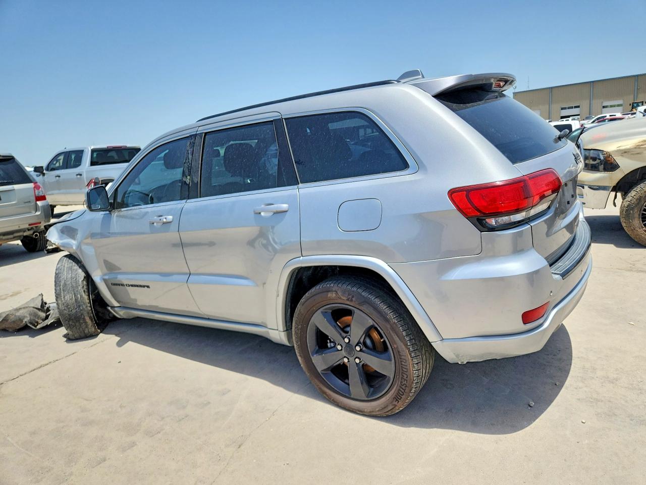 2015 Jeep Grand Cherokee Laredo Silver vin: 1C4RJEAG3FC175301