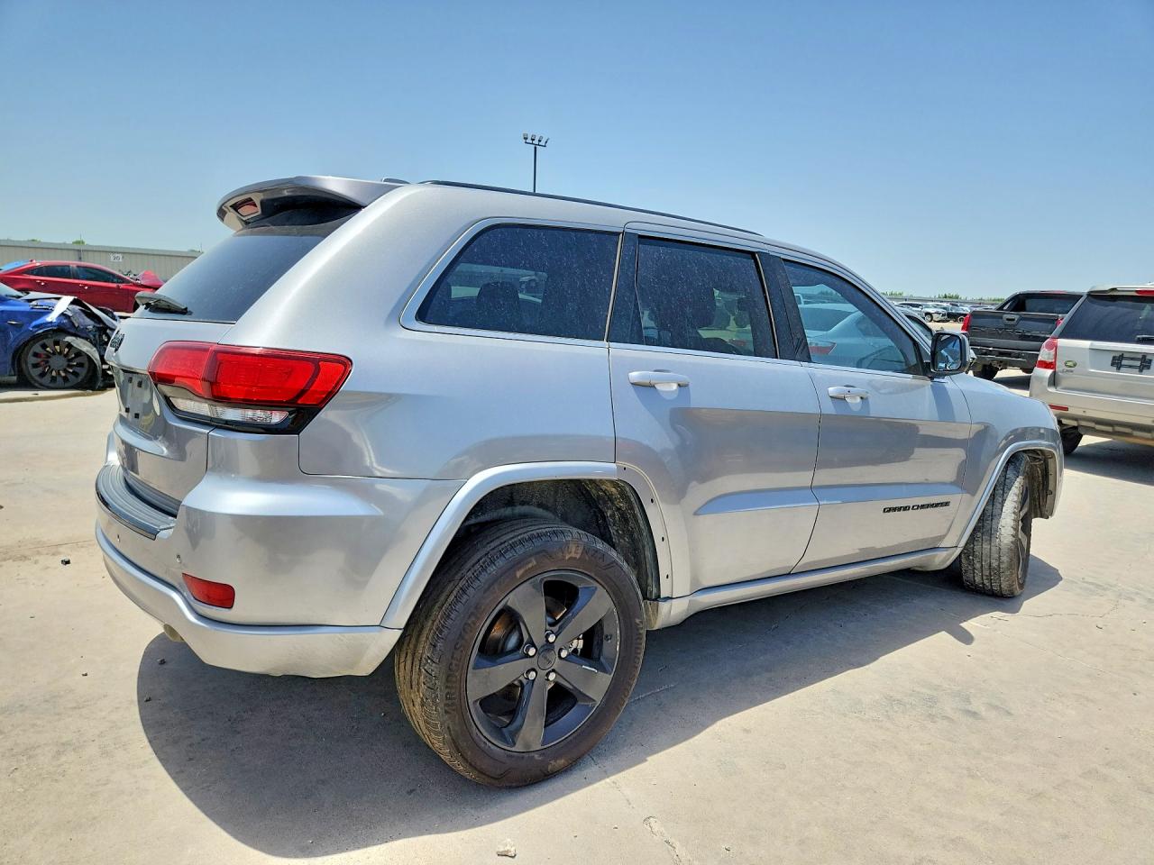 2015 Jeep Grand Cherokee Laredo Silver vin: 1C4RJEAG3FC175301
