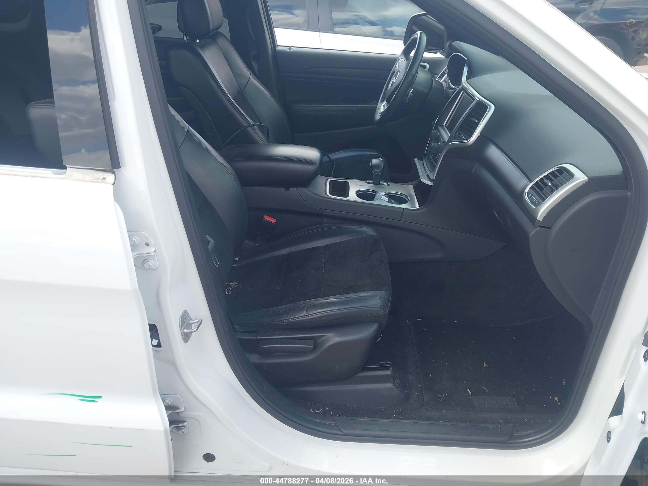 2015 Jeep Grand Cherokee Altitude Белый vin: 1C4RJEAG3FC185035
