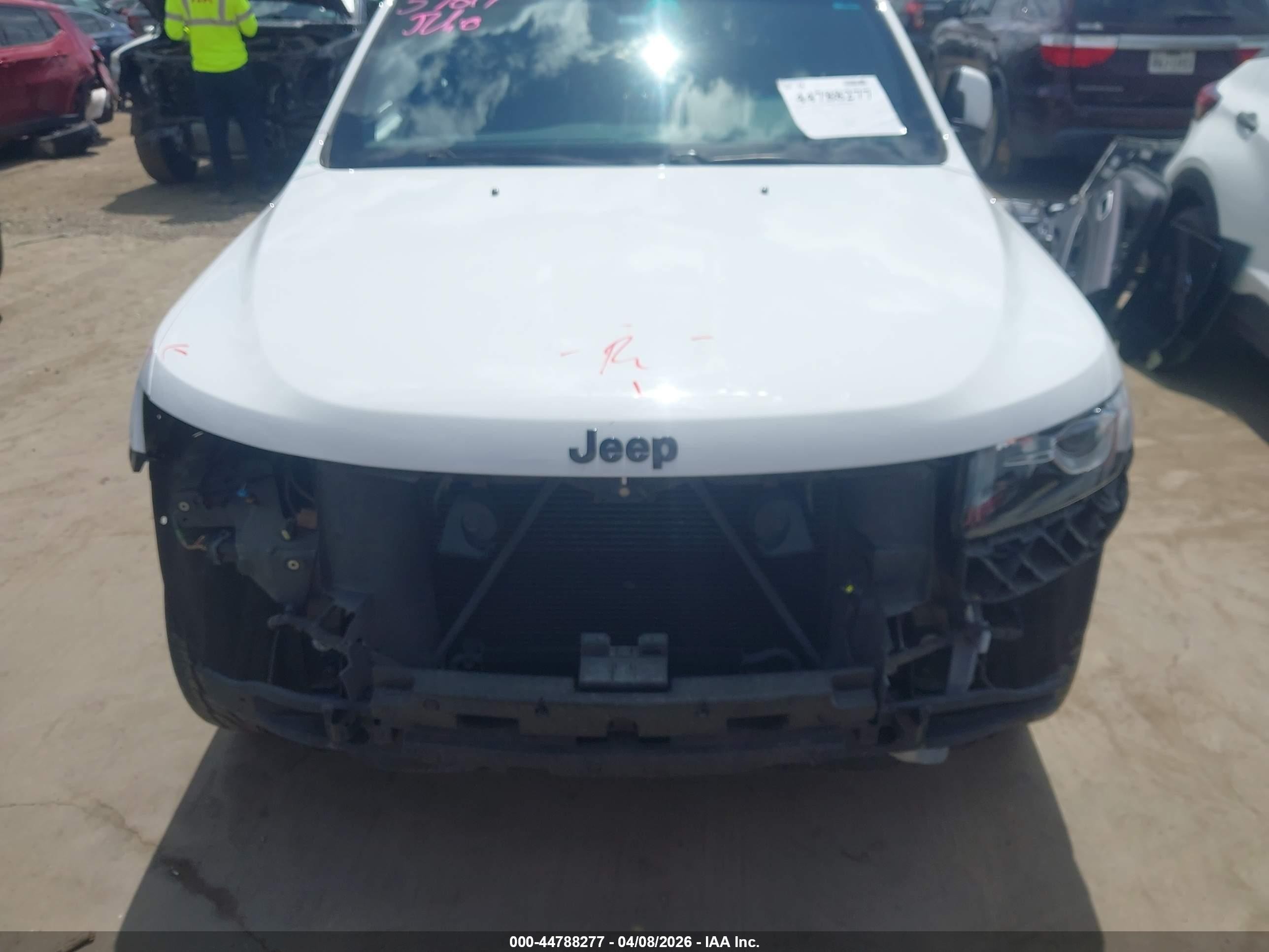 2015 Jeep Grand Cherokee Altitude Белый vin: 1C4RJEAG3FC185035