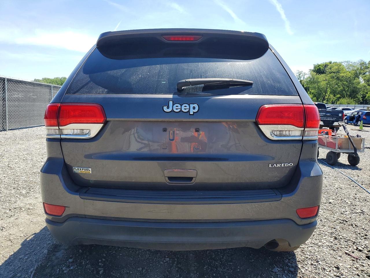 2015 Jeep Grand Cherokee Laredo Gray vin: 1C4RJEAG3FC217059