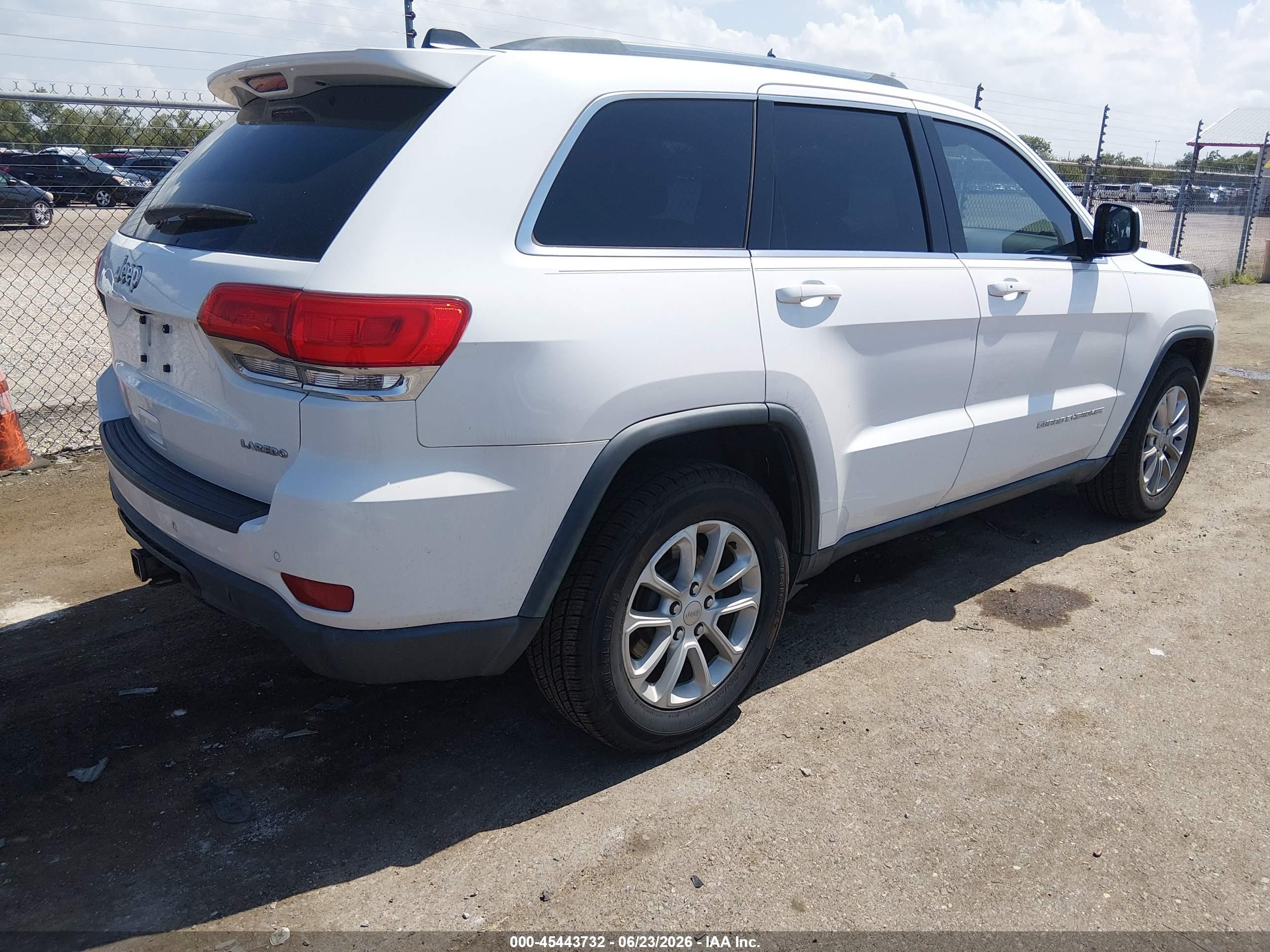 2015 Jeep Grand Cherokee Laredo White vin: 1C4RJEAG3FC219572