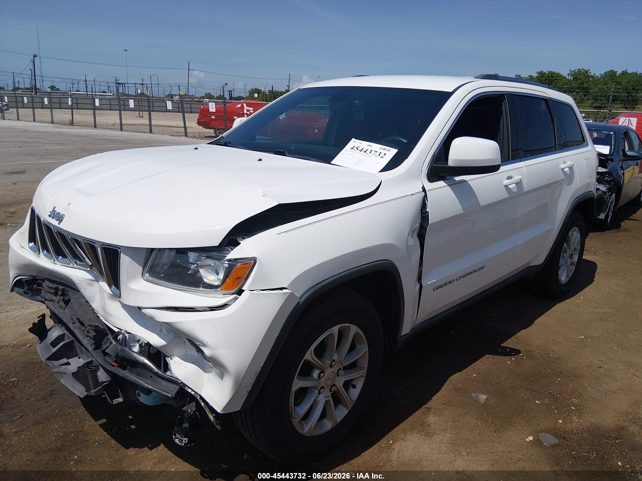 2015 Jeep Grand Cherokee Laredo White vin: 1C4RJEAG3FC219572