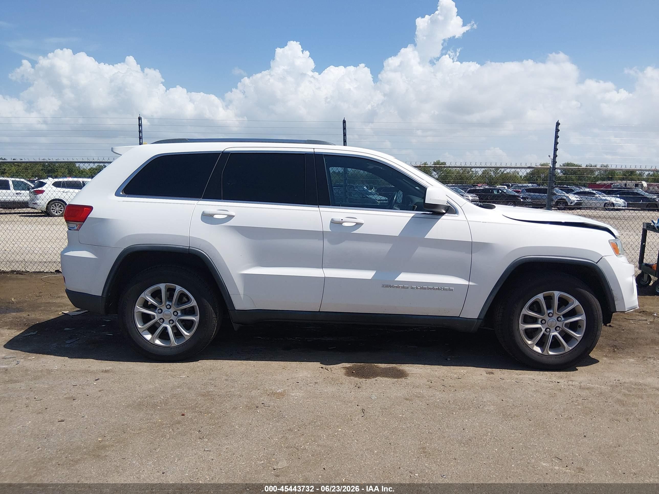 2015 Jeep Grand Cherokee Laredo White vin: 1C4RJEAG3FC219572
