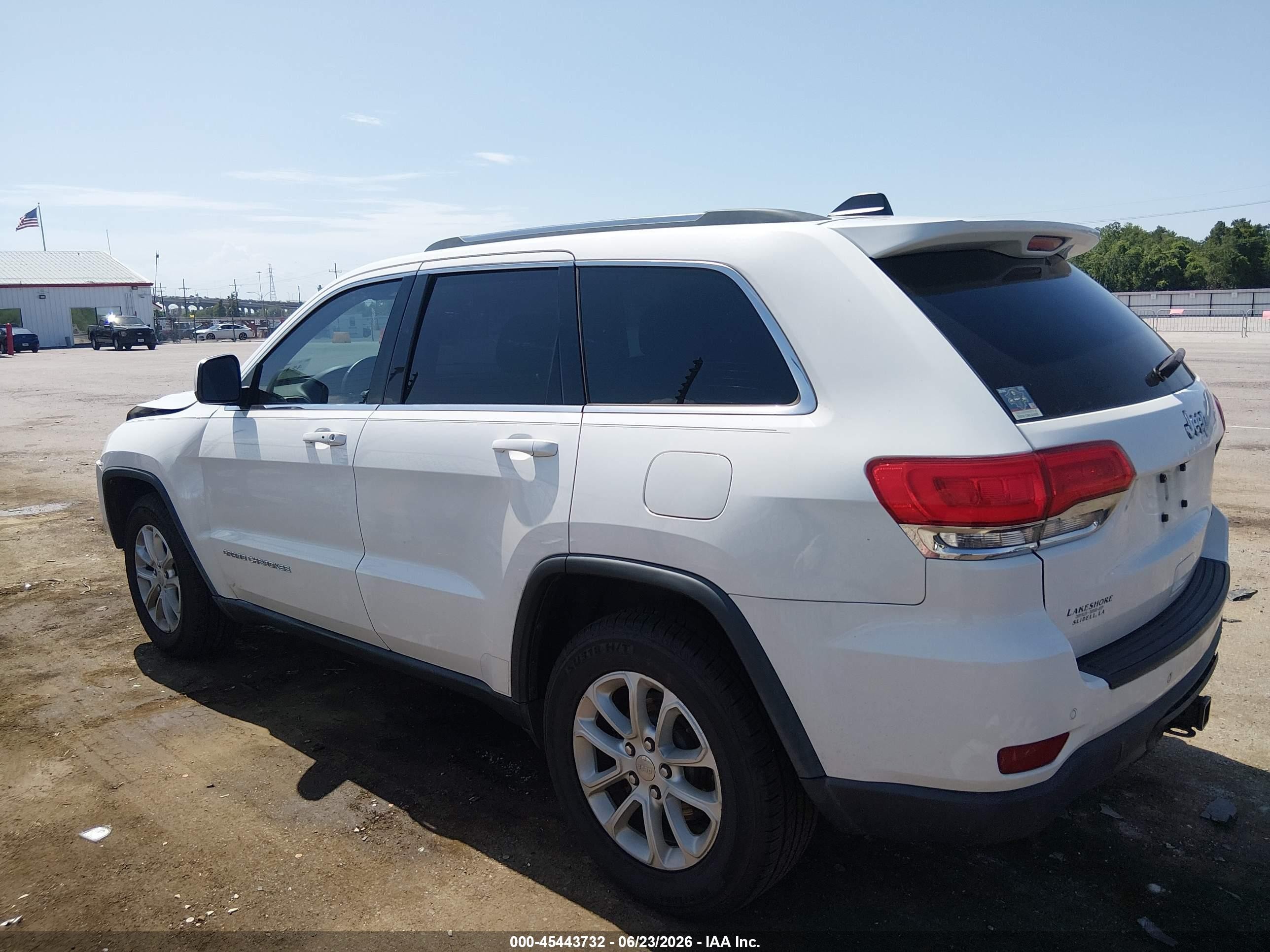 2015 Jeep Grand Cherokee Laredo White vin: 1C4RJEAG3FC219572