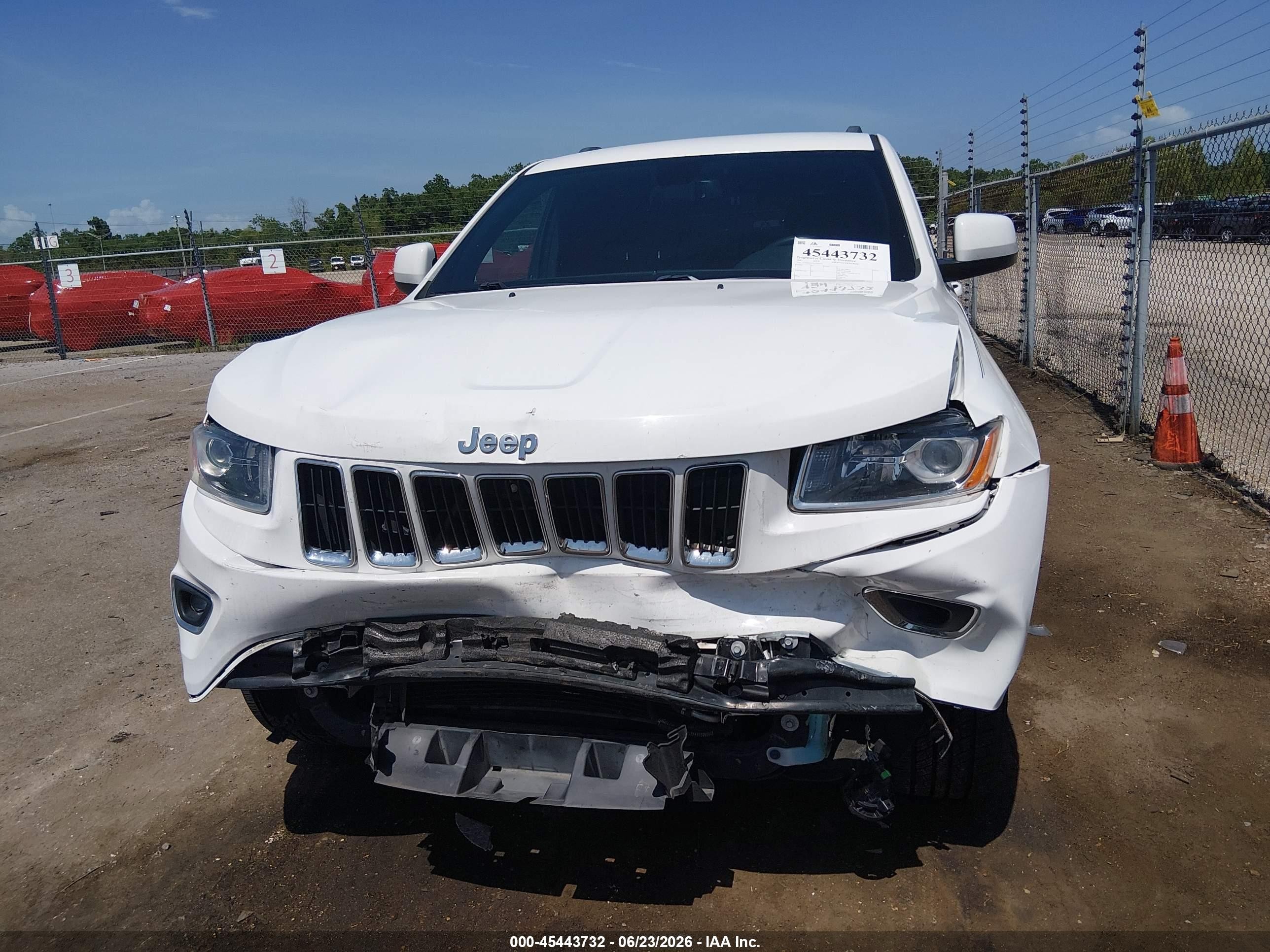 2015 Jeep Grand Cherokee Laredo White vin: 1C4RJEAG3FC219572