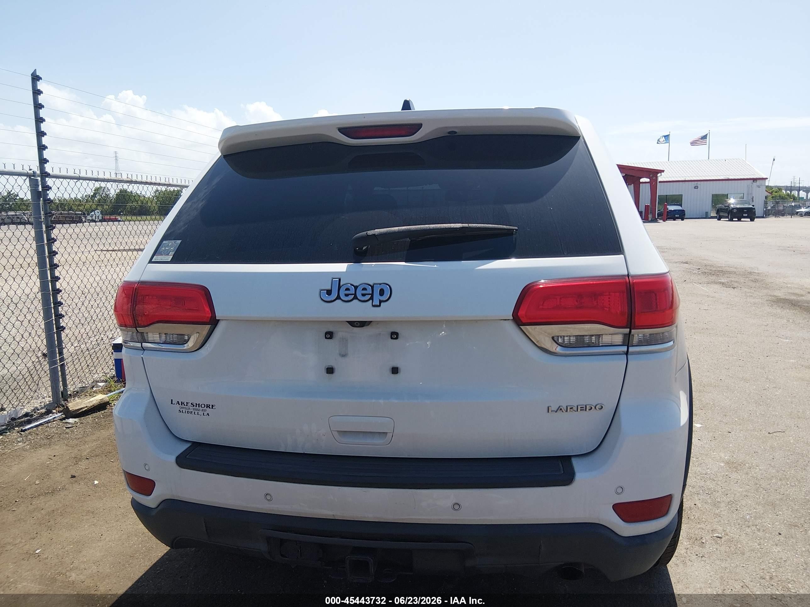 2015 Jeep Grand Cherokee Laredo White vin: 1C4RJEAG3FC219572