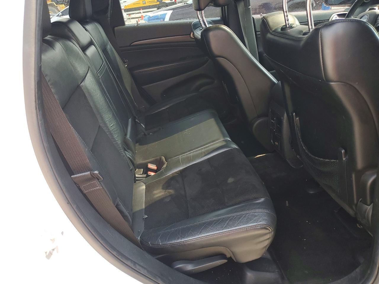 2015 Jeep Grand Cherokee Laredo Белый vin: 1C4RJEAG3FC614173