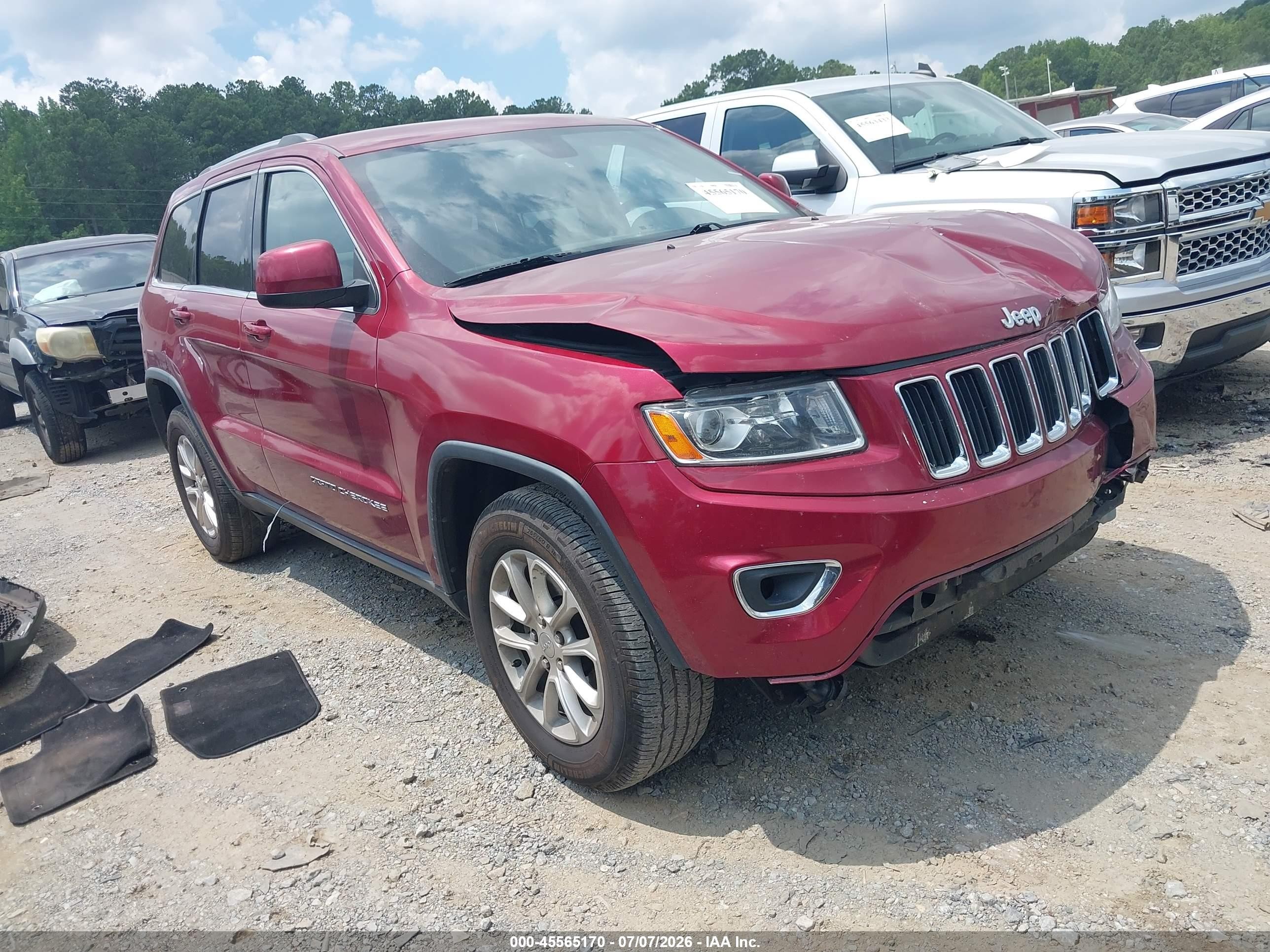 2015 Jeep Grand Cherokee Laredo Red vin: 1C4RJEAG3FC614738
