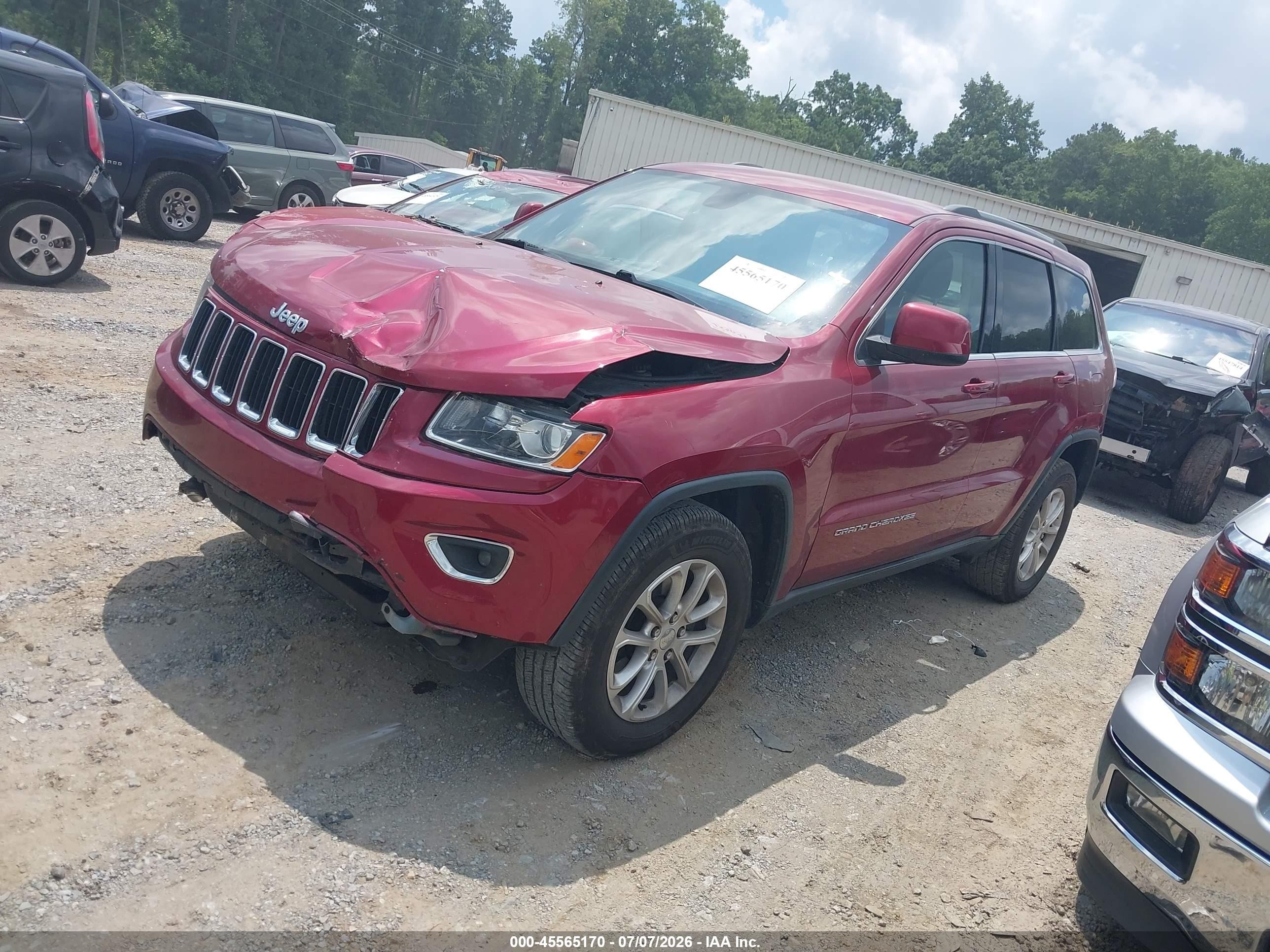 2015 Jeep Grand Cherokee Laredo Red vin: 1C4RJEAG3FC614738