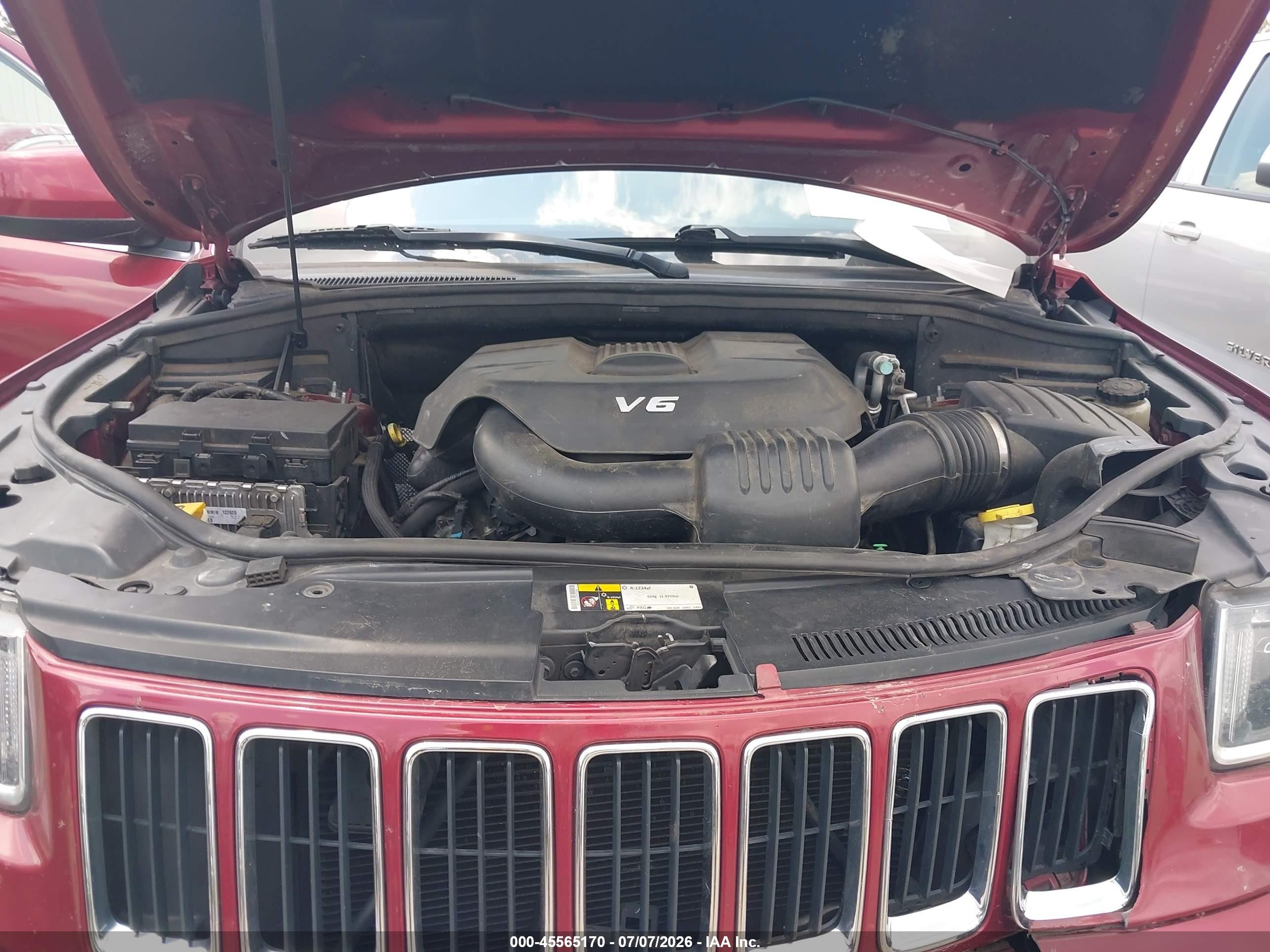 2015 Jeep Grand Cherokee Laredo Red vin: 1C4RJEAG3FC614738
