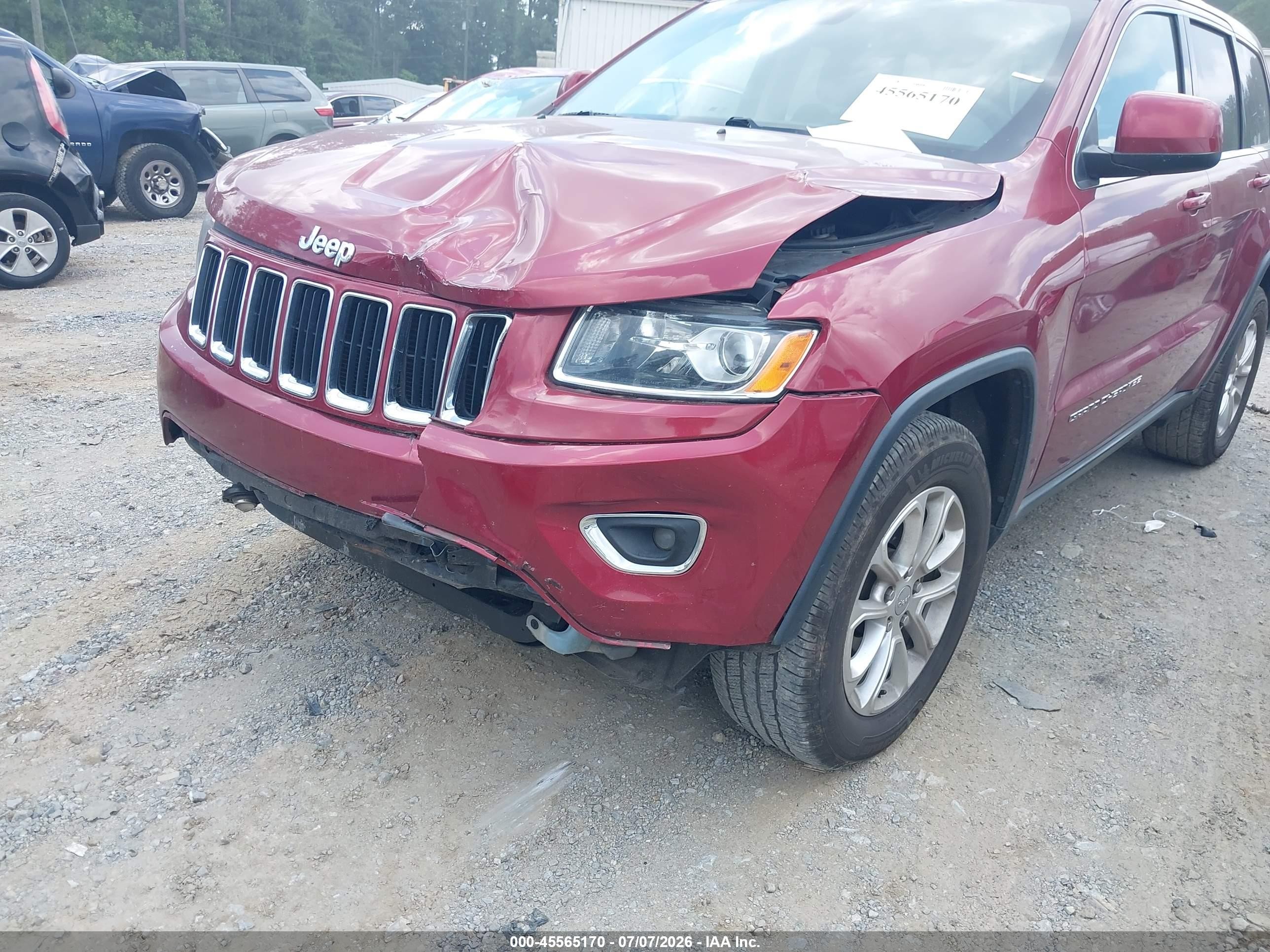 2015 Jeep Grand Cherokee Laredo Red vin: 1C4RJEAG3FC614738