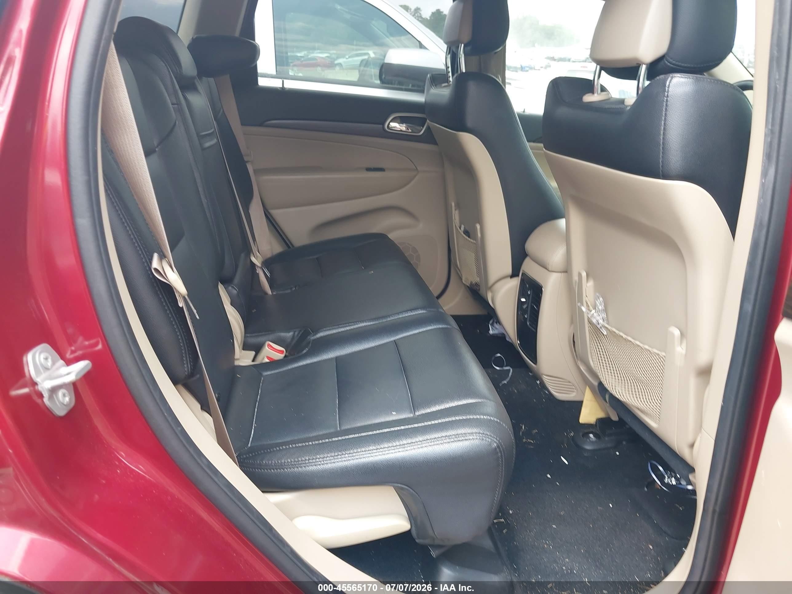 2015 Jeep Grand Cherokee Laredo Red vin: 1C4RJEAG3FC614738