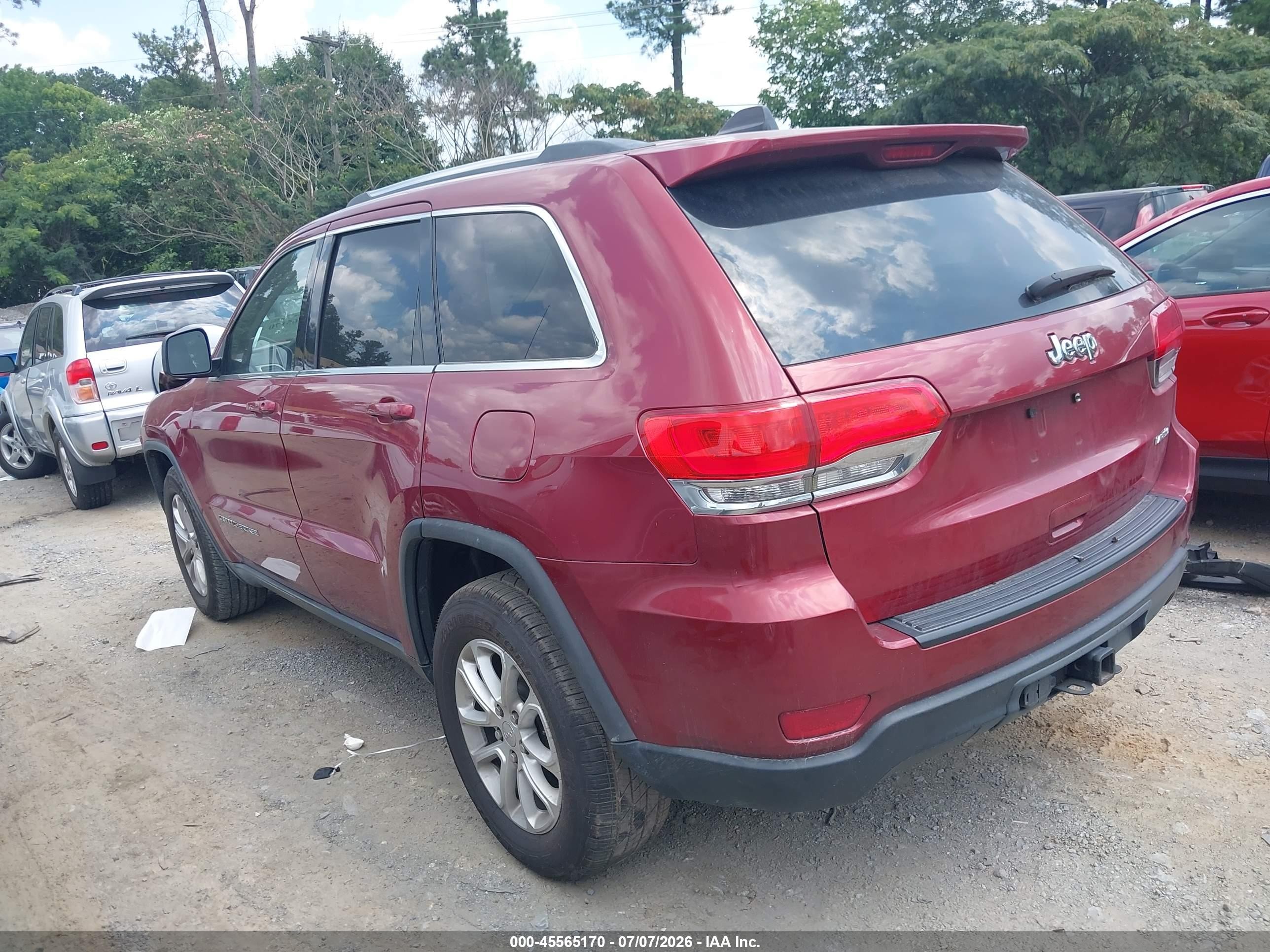 2015 Jeep Grand Cherokee Laredo Red vin: 1C4RJEAG3FC614738