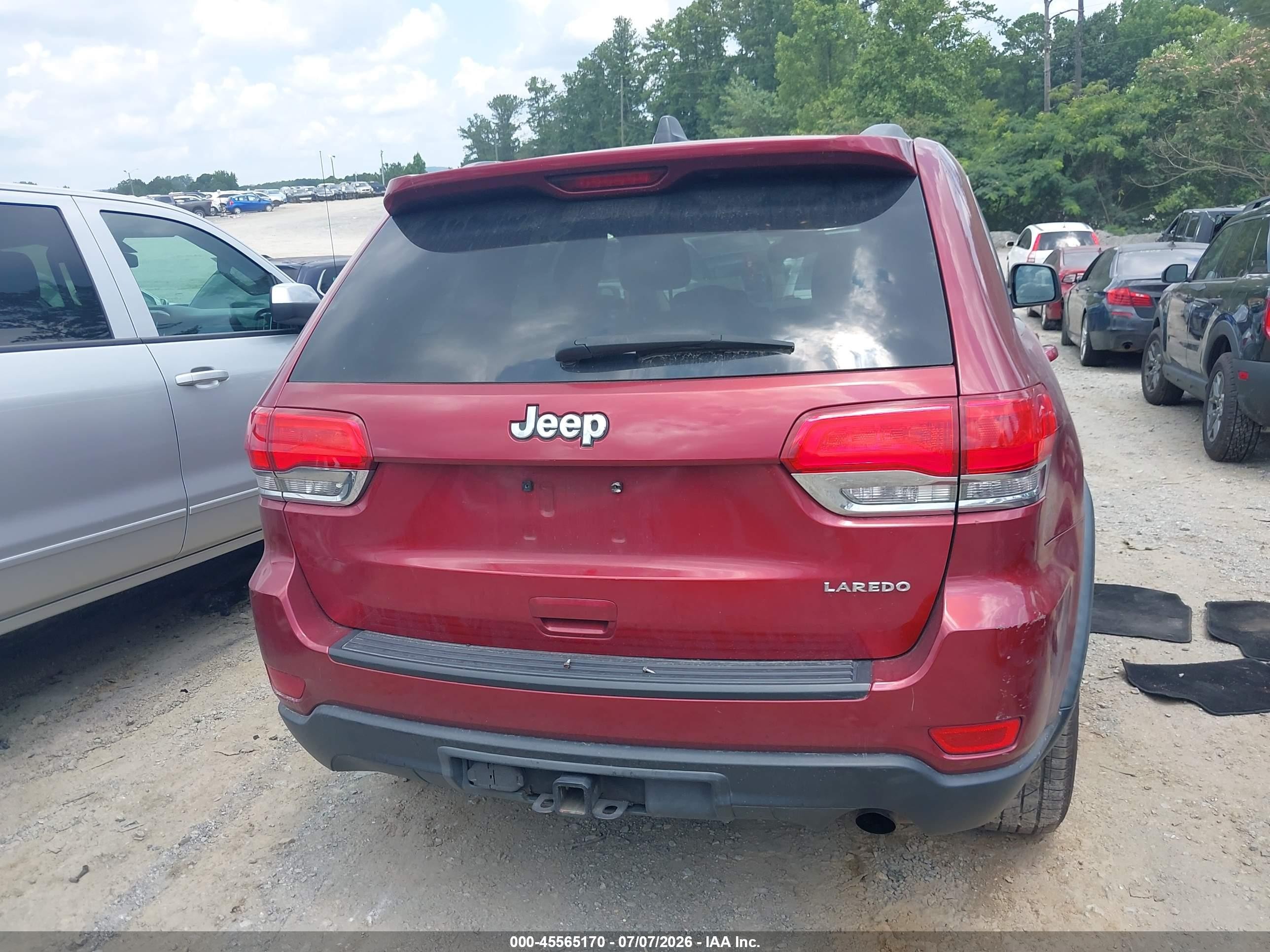 2015 Jeep Grand Cherokee Laredo Red vin: 1C4RJEAG3FC614738