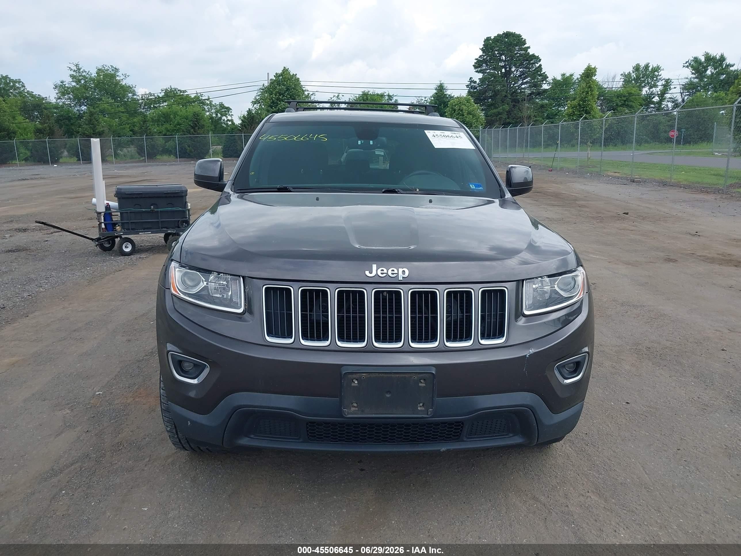 2015 Jeep Grand Cherokee Laredo Gray vin: 1C4RJEAG3FC700356