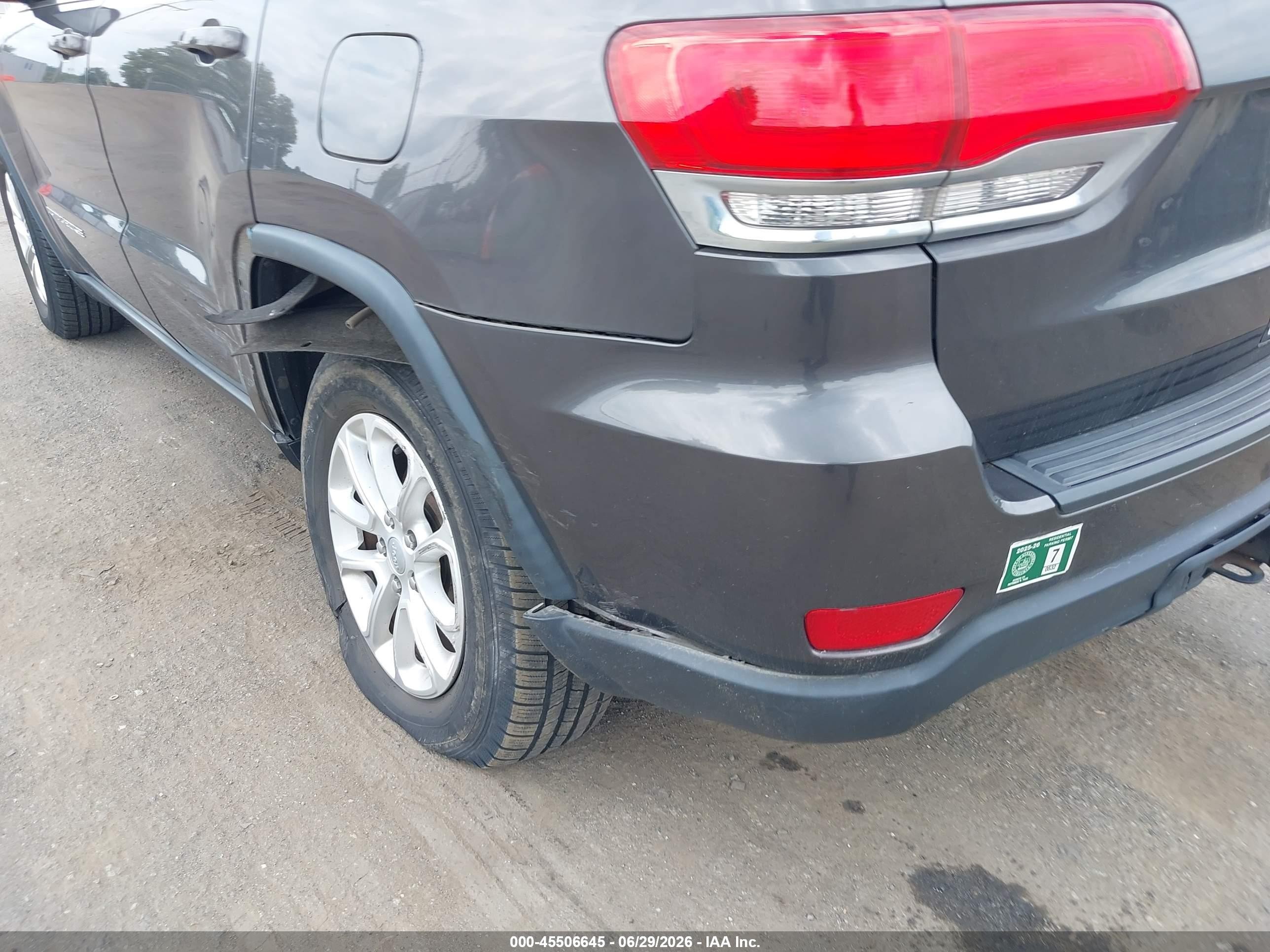 2015 Jeep Grand Cherokee Laredo Gray vin: 1C4RJEAG3FC700356