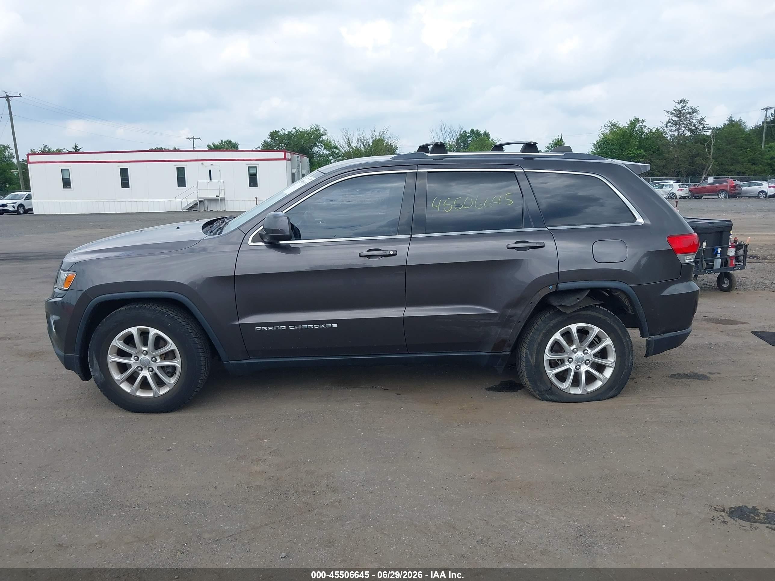 2015 Jeep Grand Cherokee Laredo Gray vin: 1C4RJEAG3FC700356