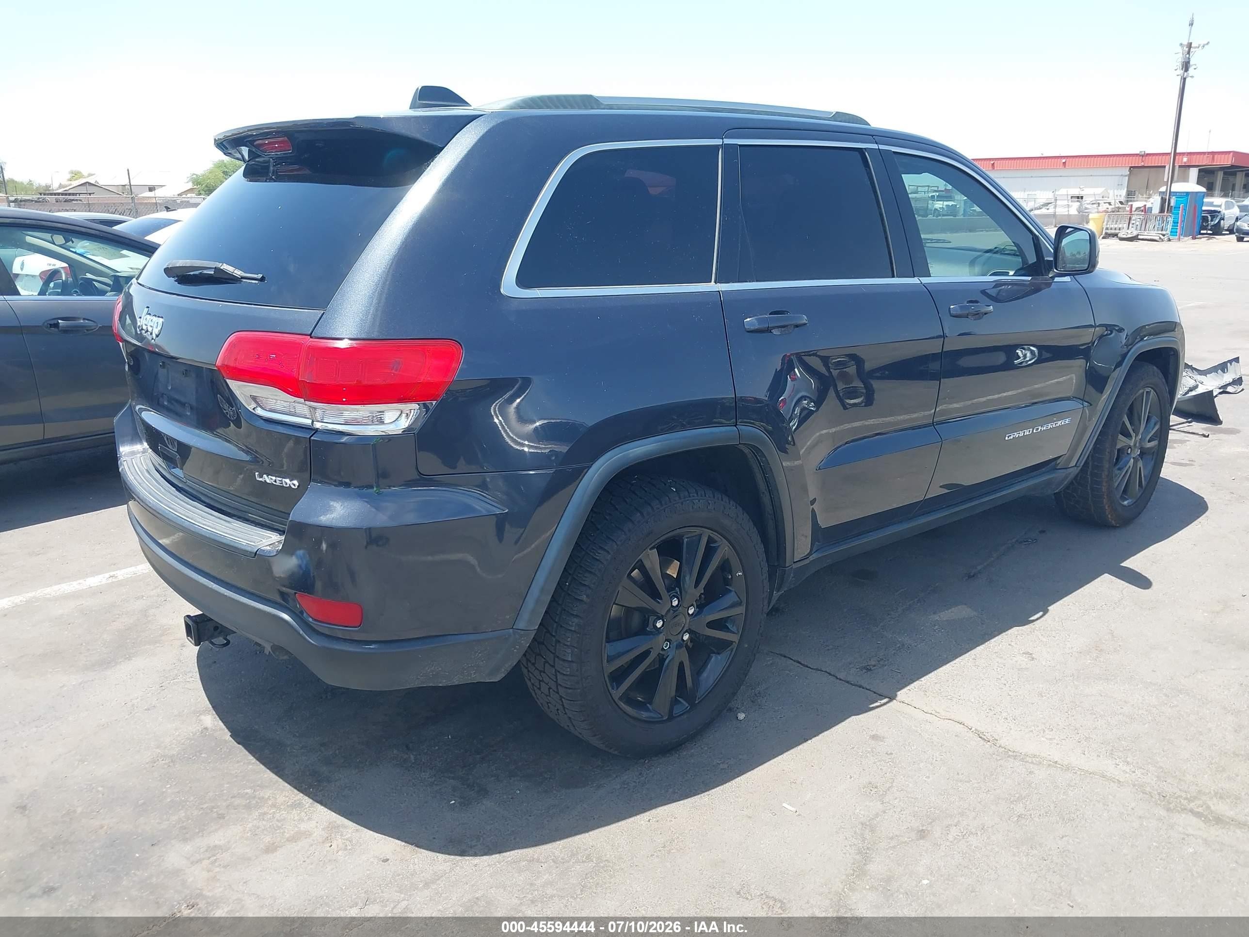 2015 Jeep Grand Cherokee Laredo Gray vin: 1C4RJEAG3FC951930