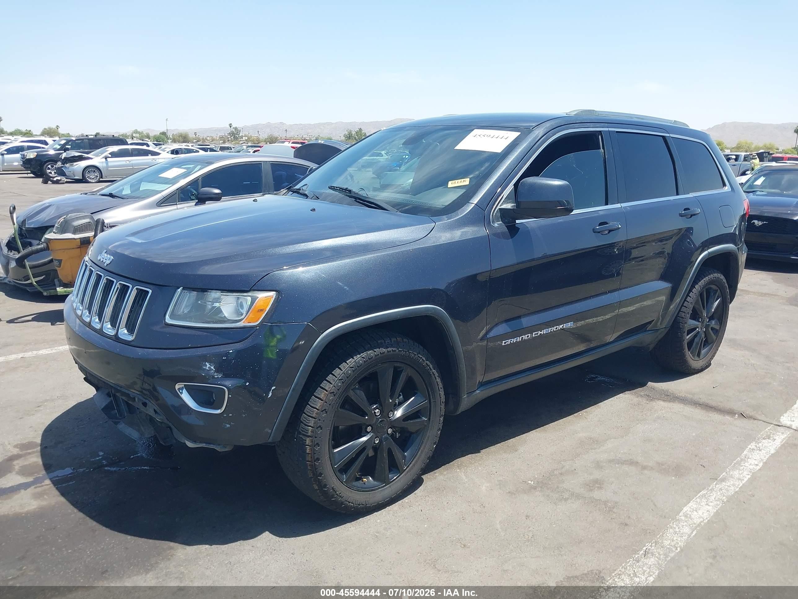2015 Jeep Grand Cherokee Laredo Gray vin: 1C4RJEAG3FC951930