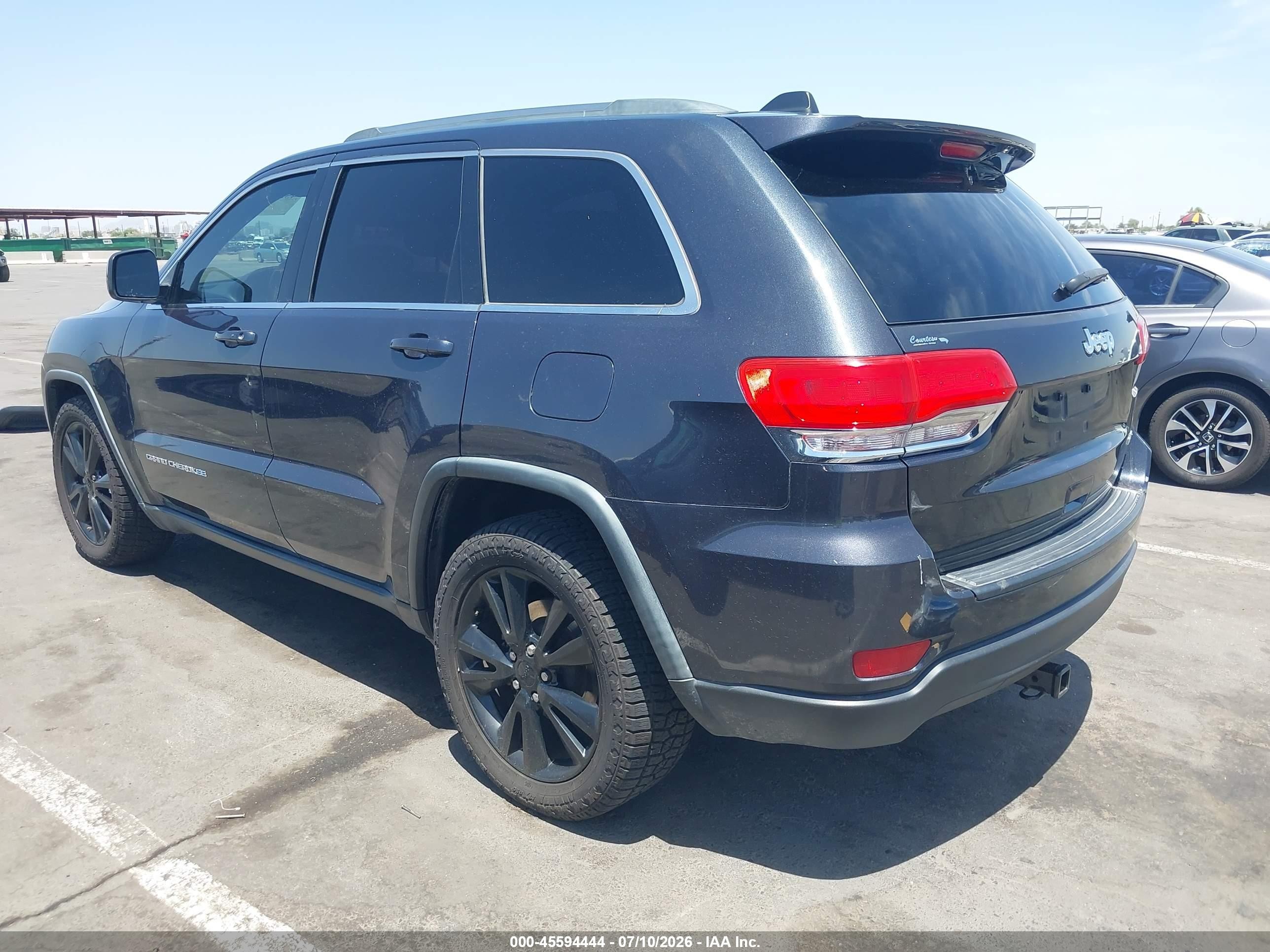2015 Jeep Grand Cherokee Laredo Gray vin: 1C4RJEAG3FC951930