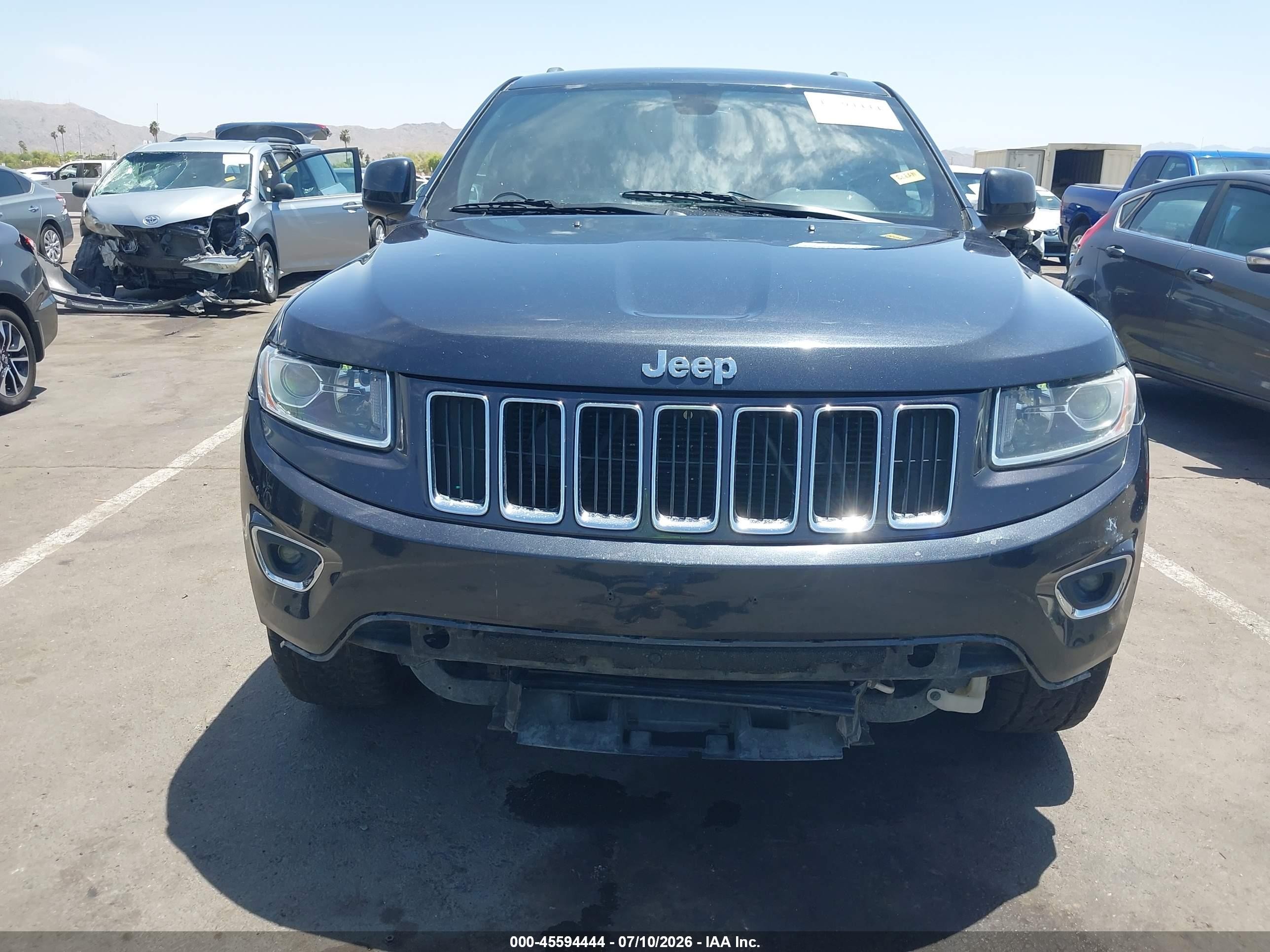 2015 Jeep Grand Cherokee Laredo Gray vin: 1C4RJEAG3FC951930