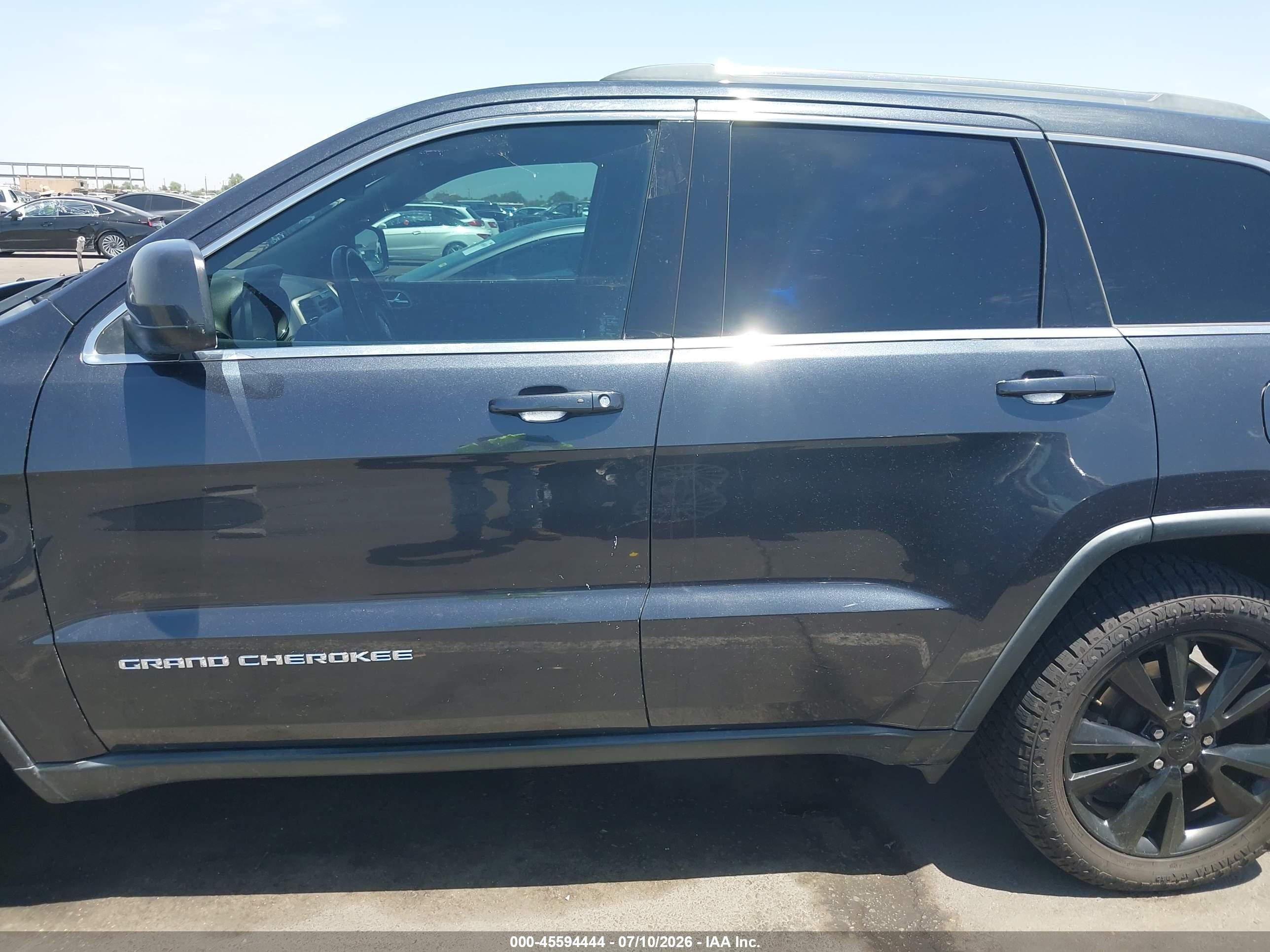 2015 Jeep Grand Cherokee Laredo Gray vin: 1C4RJEAG3FC951930