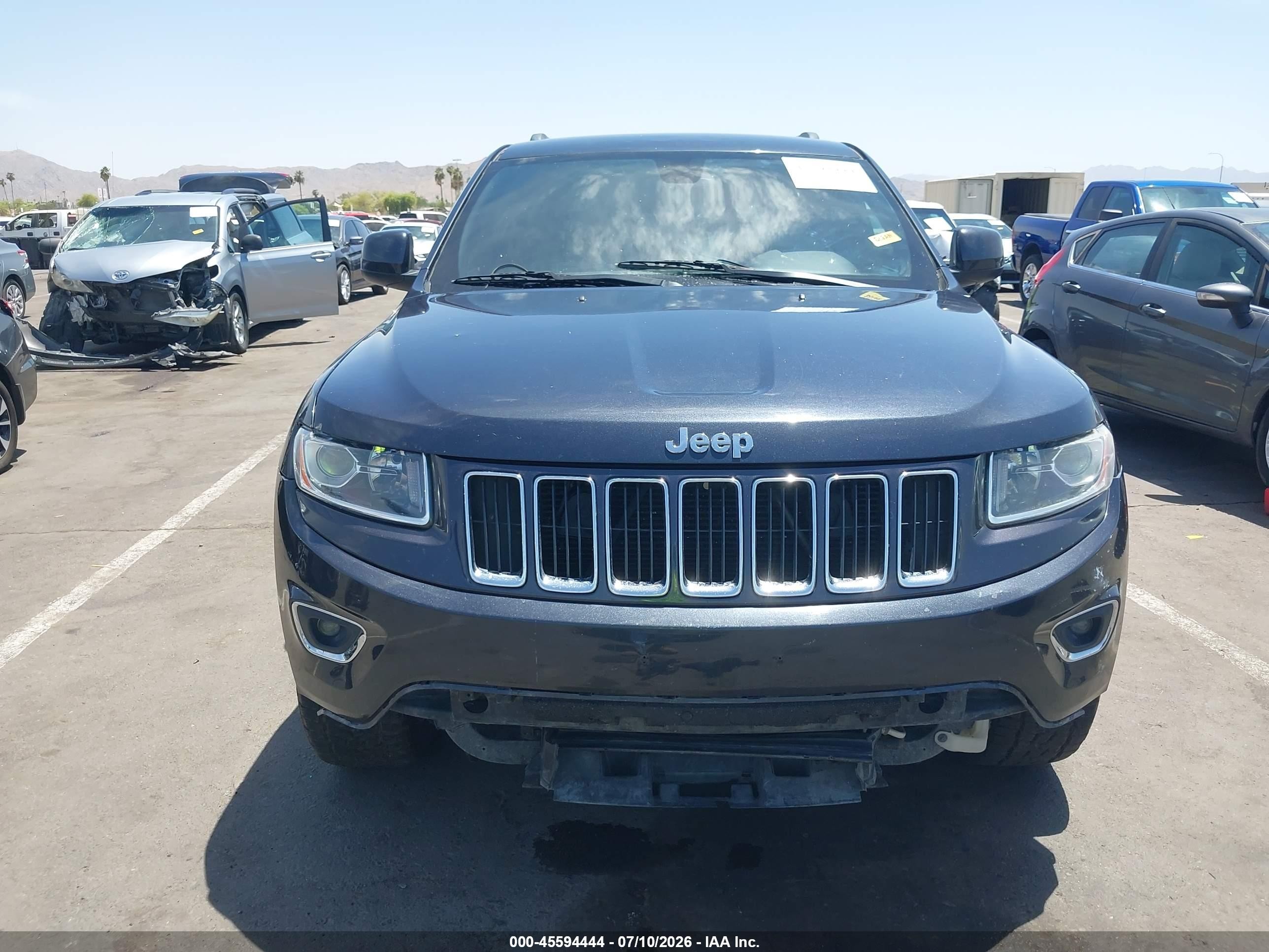 2015 Jeep Grand Cherokee Laredo Gray vin: 1C4RJEAG3FC951930