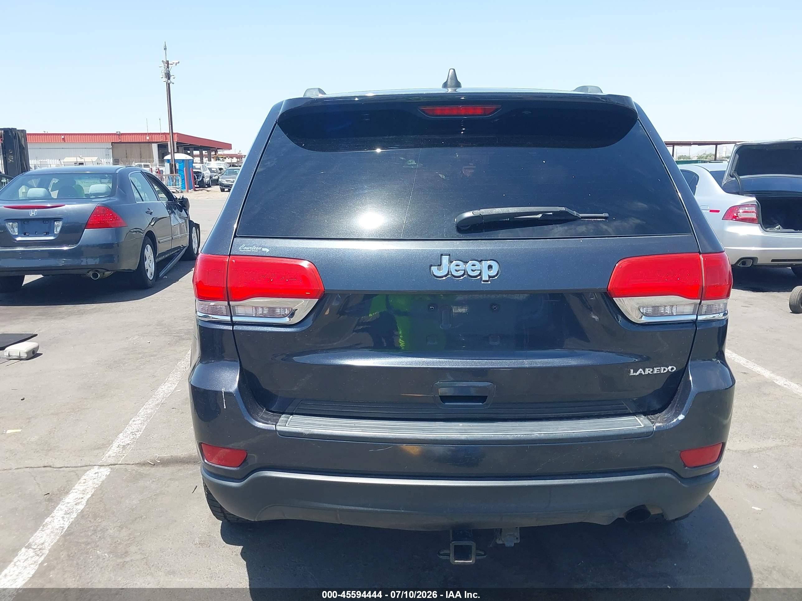 2015 Jeep Grand Cherokee Laredo Gray vin: 1C4RJEAG3FC951930