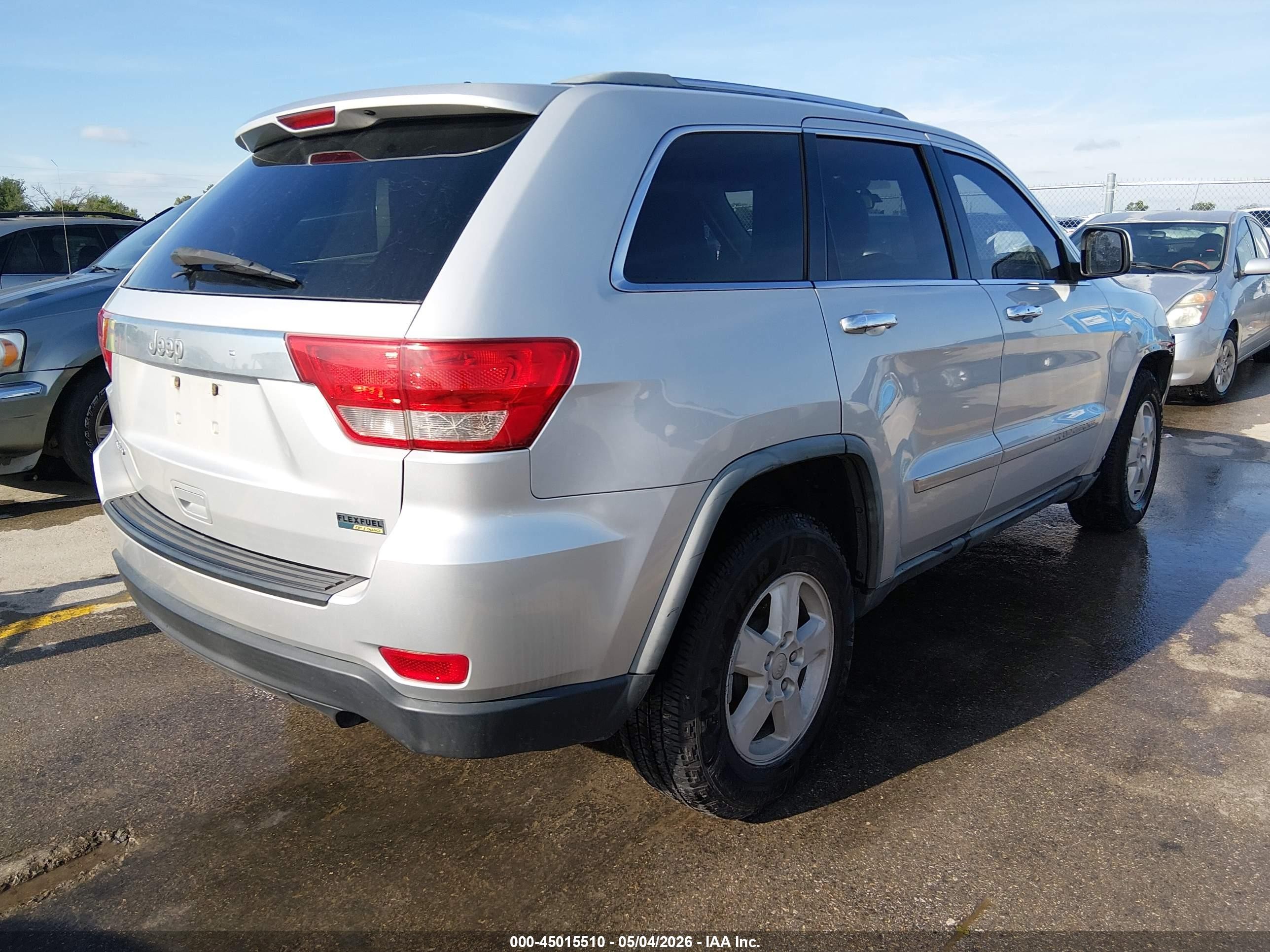 2012 Jeep Grand Cherokee Laredo Silver vin: 1C4RJEAG4CC119458