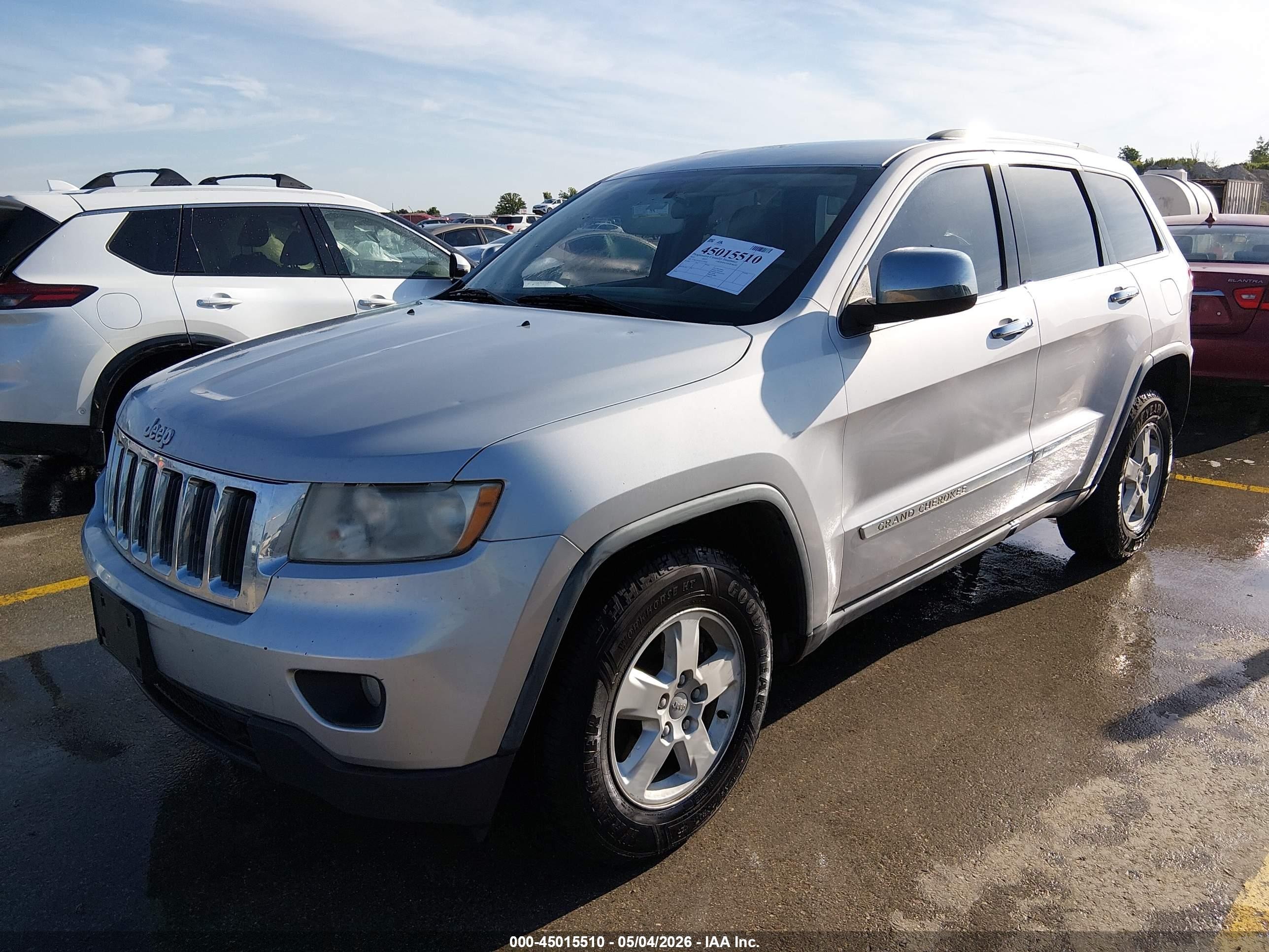 2012 Jeep Grand Cherokee Laredo Silver vin: 1C4RJEAG4CC119458