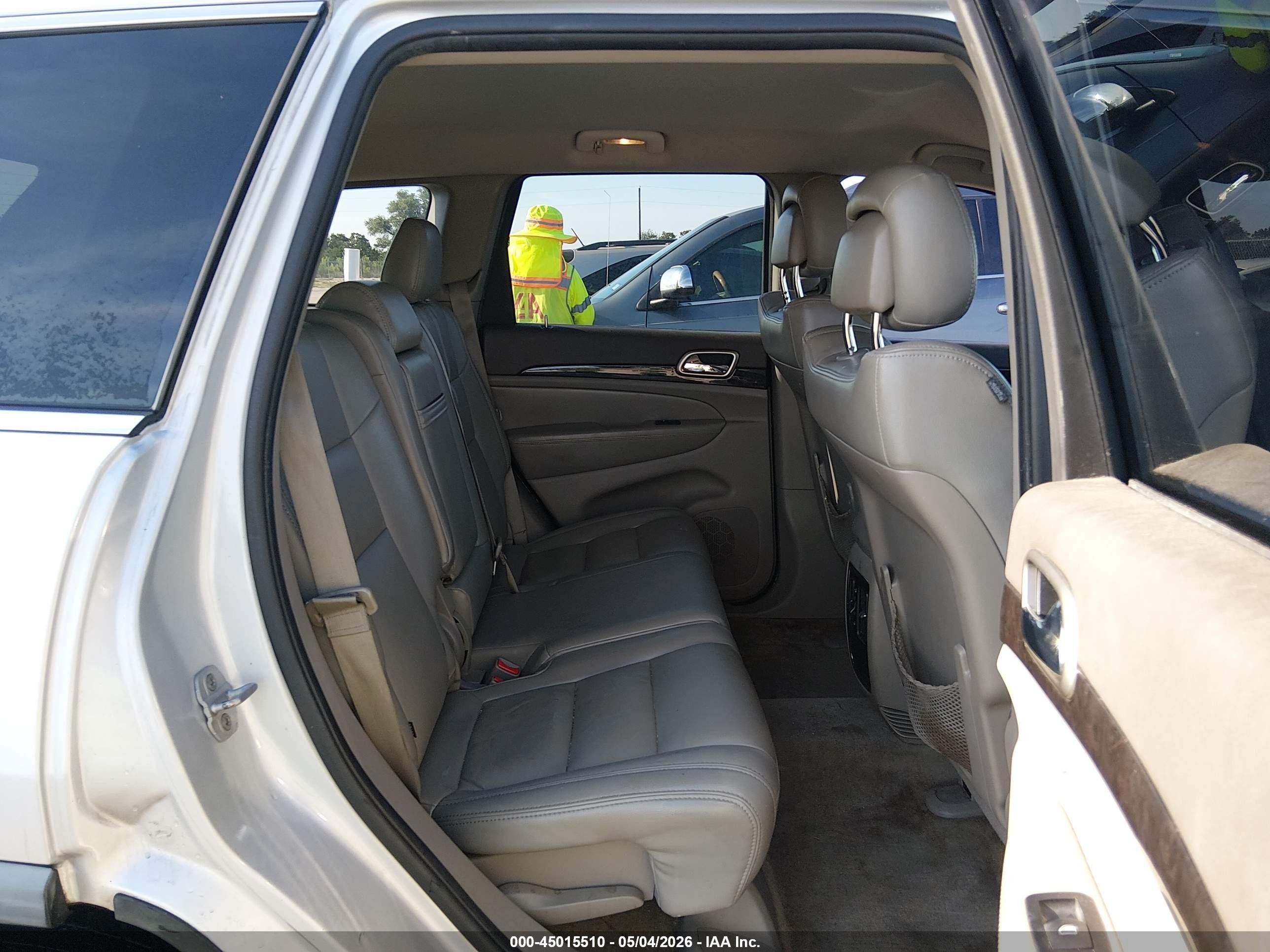 2012 Jeep Grand Cherokee Laredo Silver vin: 1C4RJEAG4CC119458