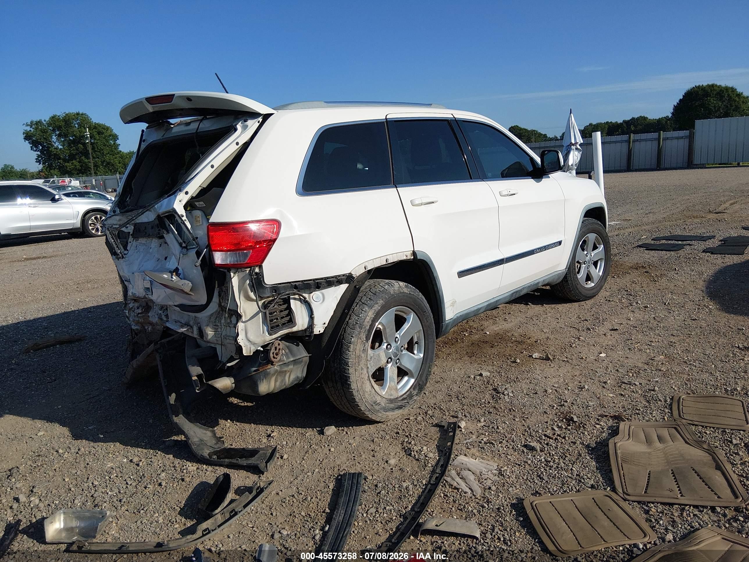 2012 Jeep Grand Cherokee Laredo White vin: 1C4RJEAG4CC146076